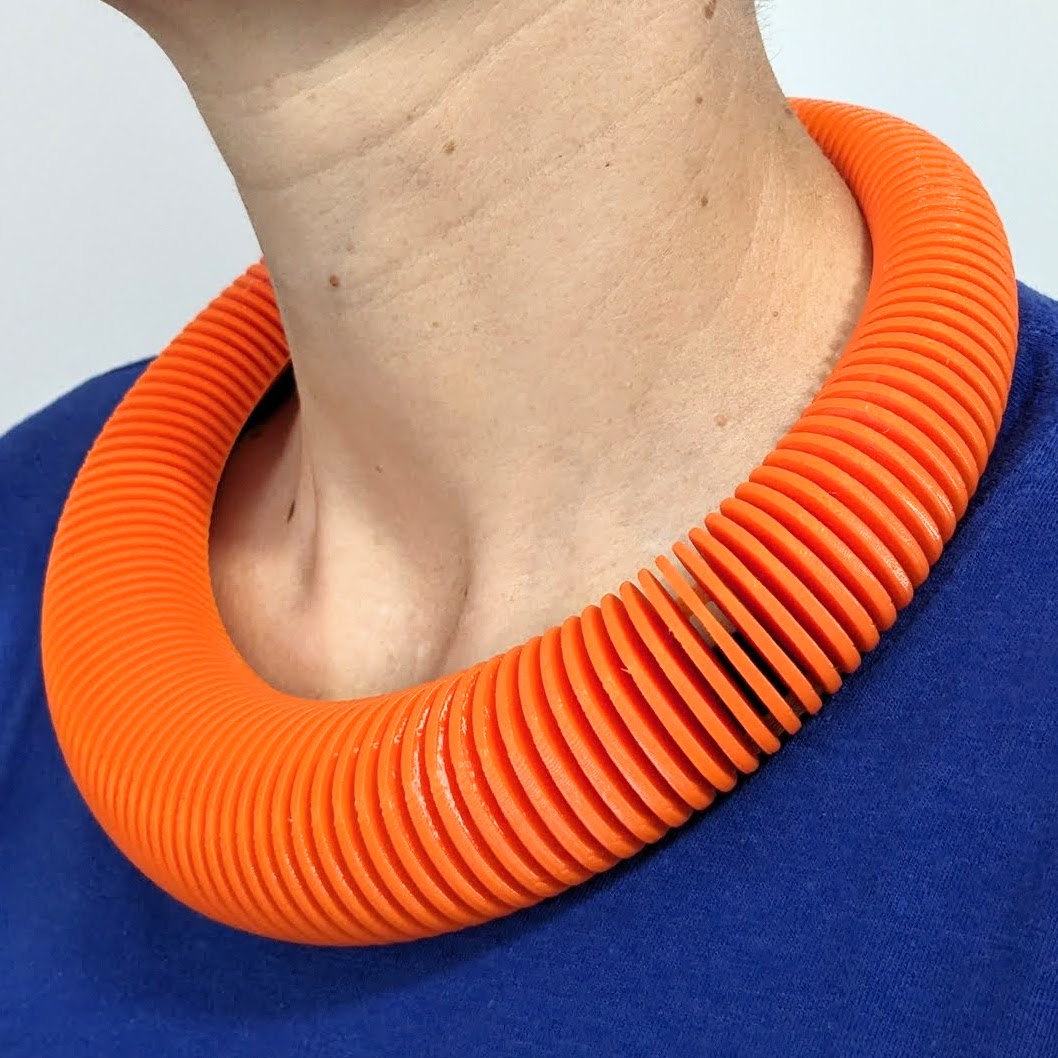 Round Lamellae Necklace
