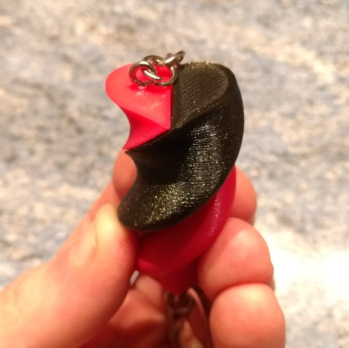 Twisted Heart Keyrings 3D model thumbnail