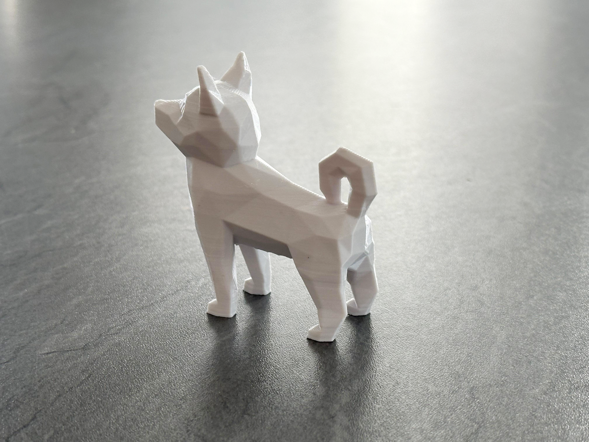 Miniatura 2 do modelo 3D Cute Low Poly Dog