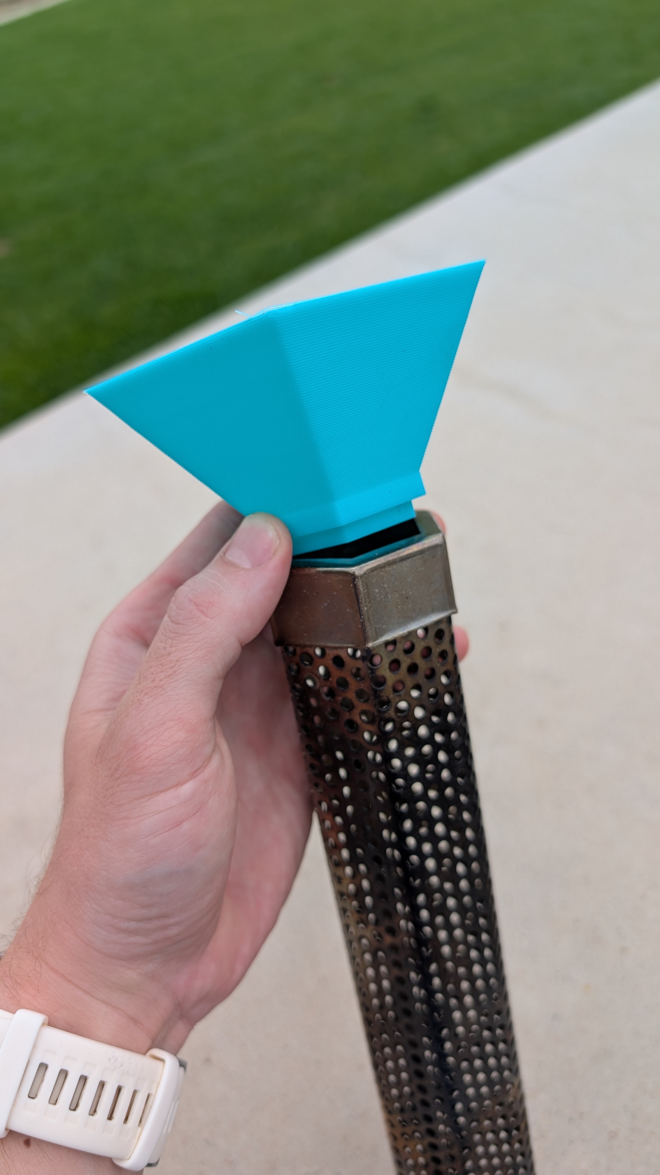 Smoker Woodchip Funnel