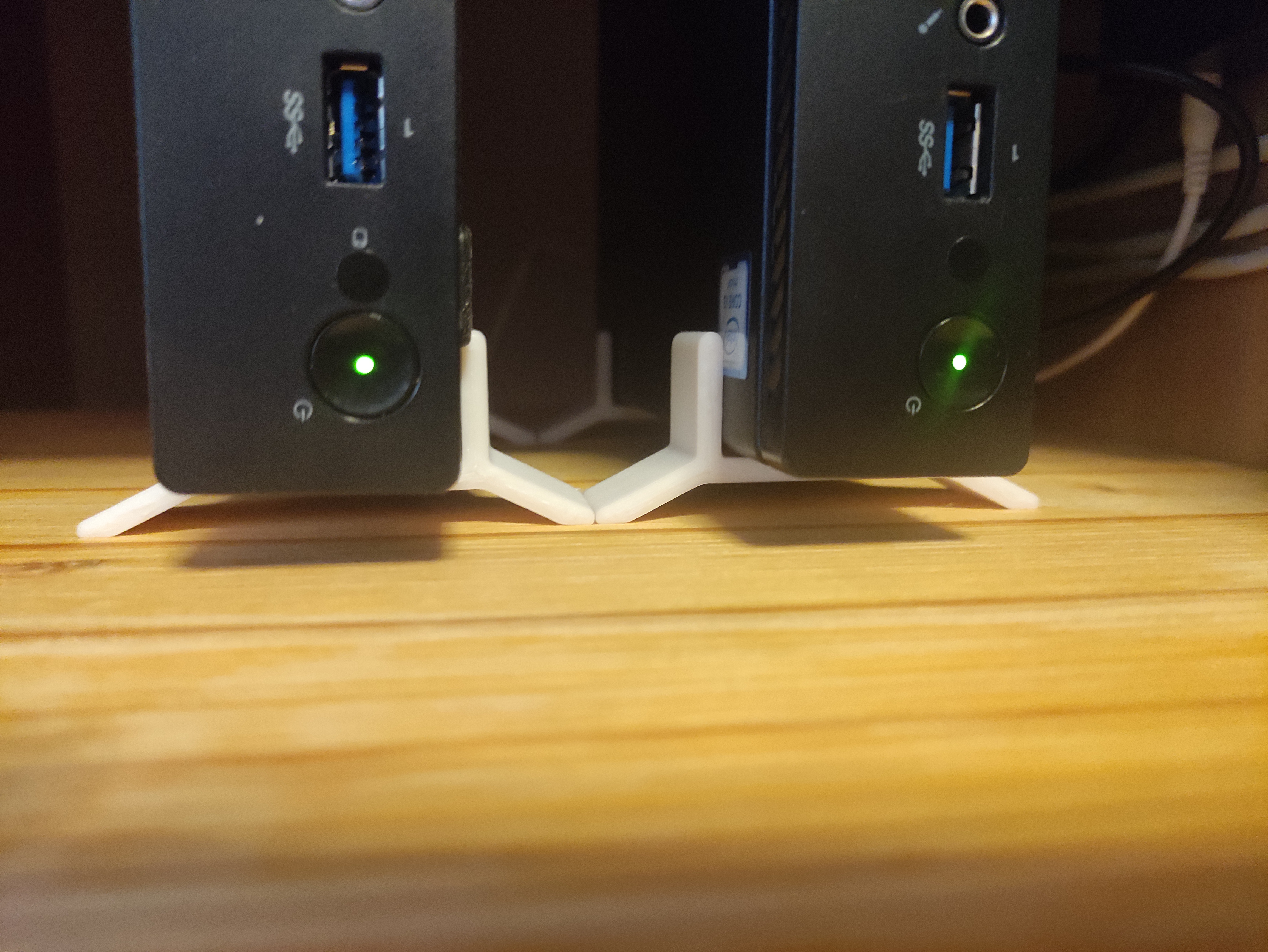 Lenovo Tiny - Vertical Stand | Vertikal Ständer | für bis zu 3x M700q M900q M710q M910q M720q M920q