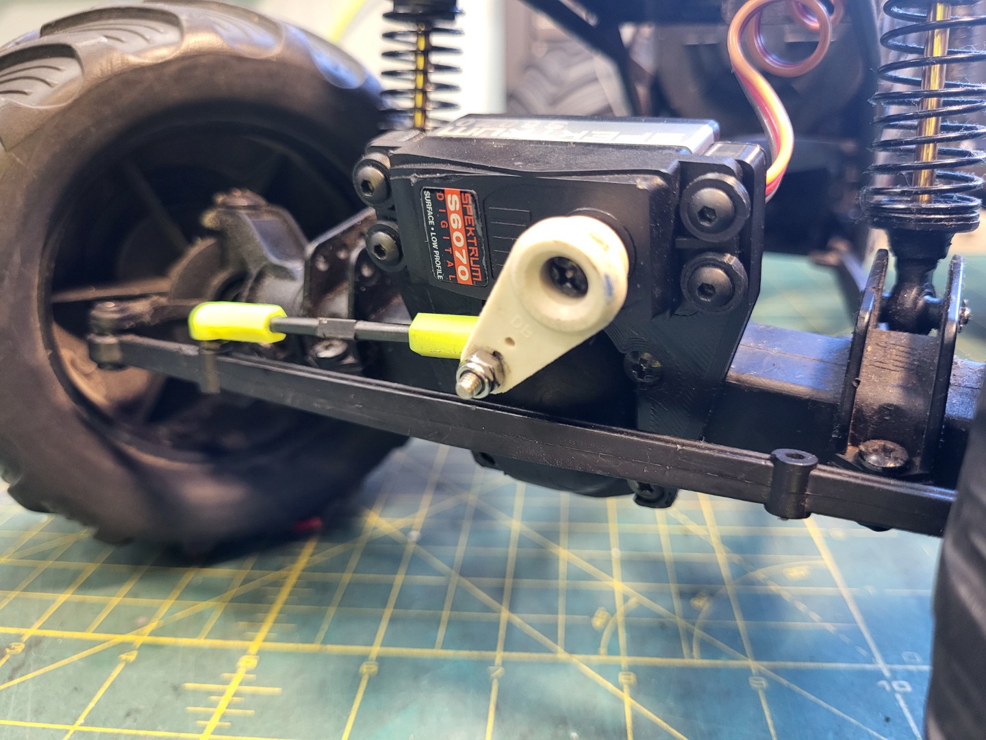 Wheely King Shorty Servo Mount