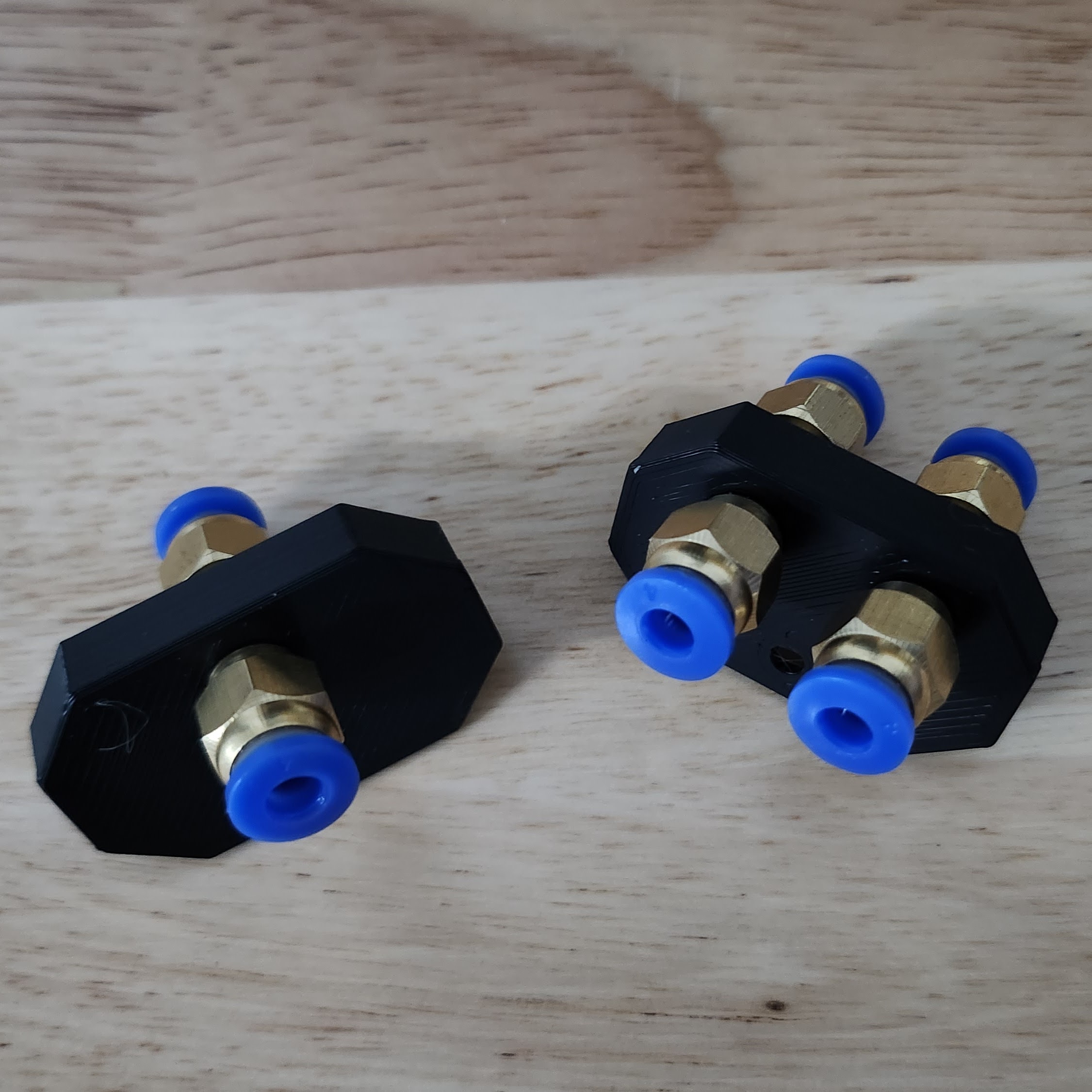 Single/double PC4-M6 feedthrough for Prusa Enclosure