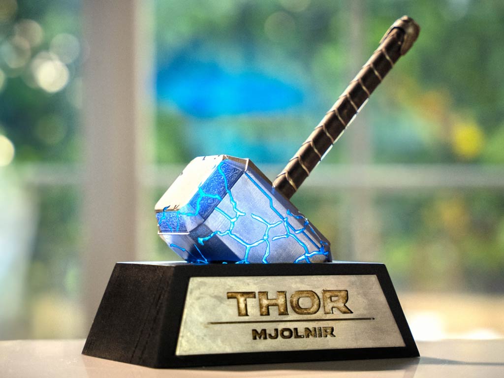 Luminous Thor cracked Mjolnir