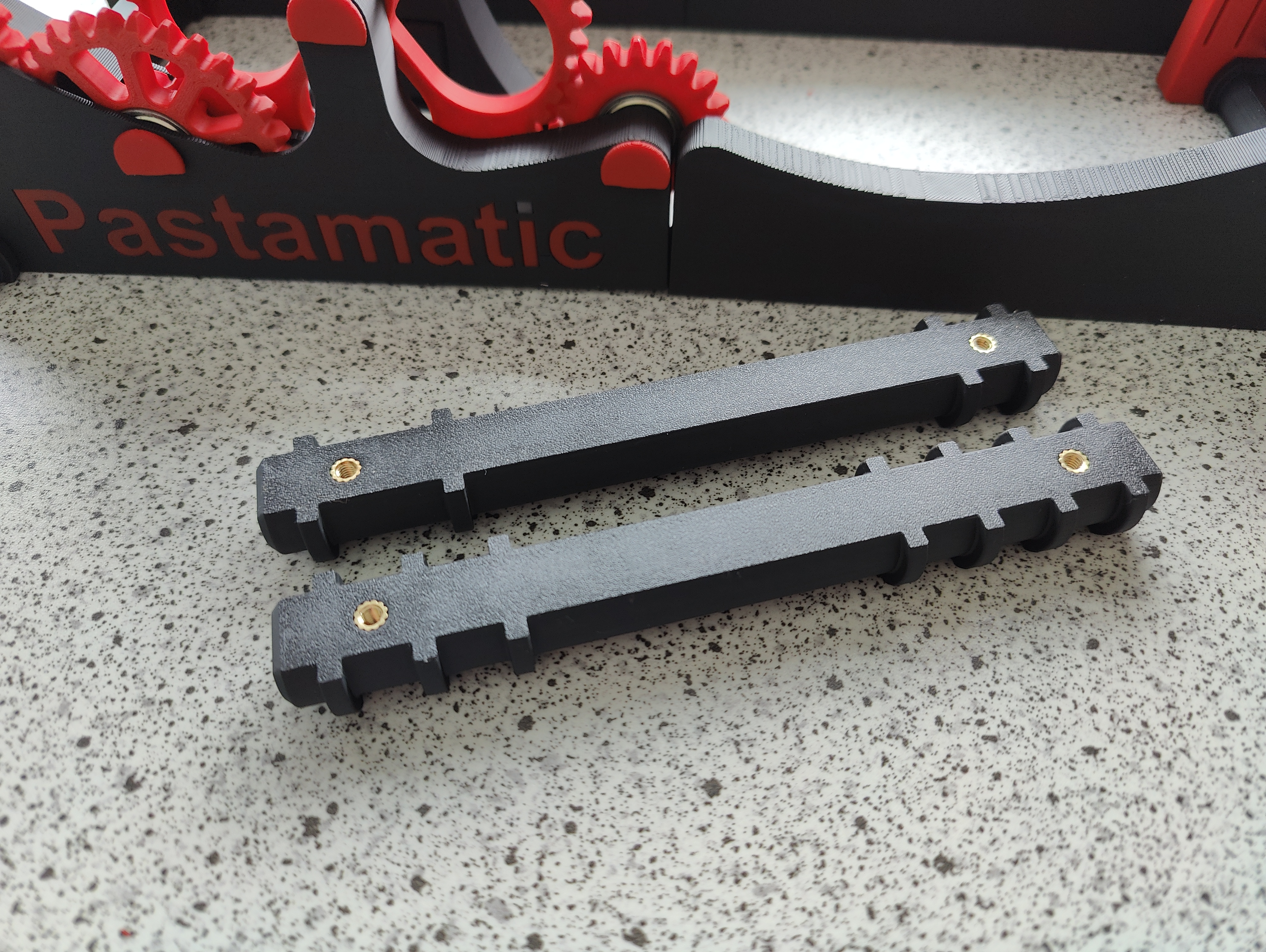 Pastamatic crossbars with threaded inserts