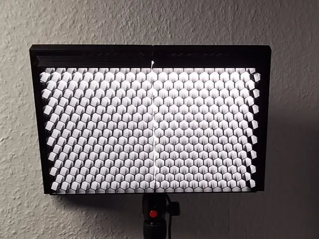 Honeycomb grid for Raleno LED
