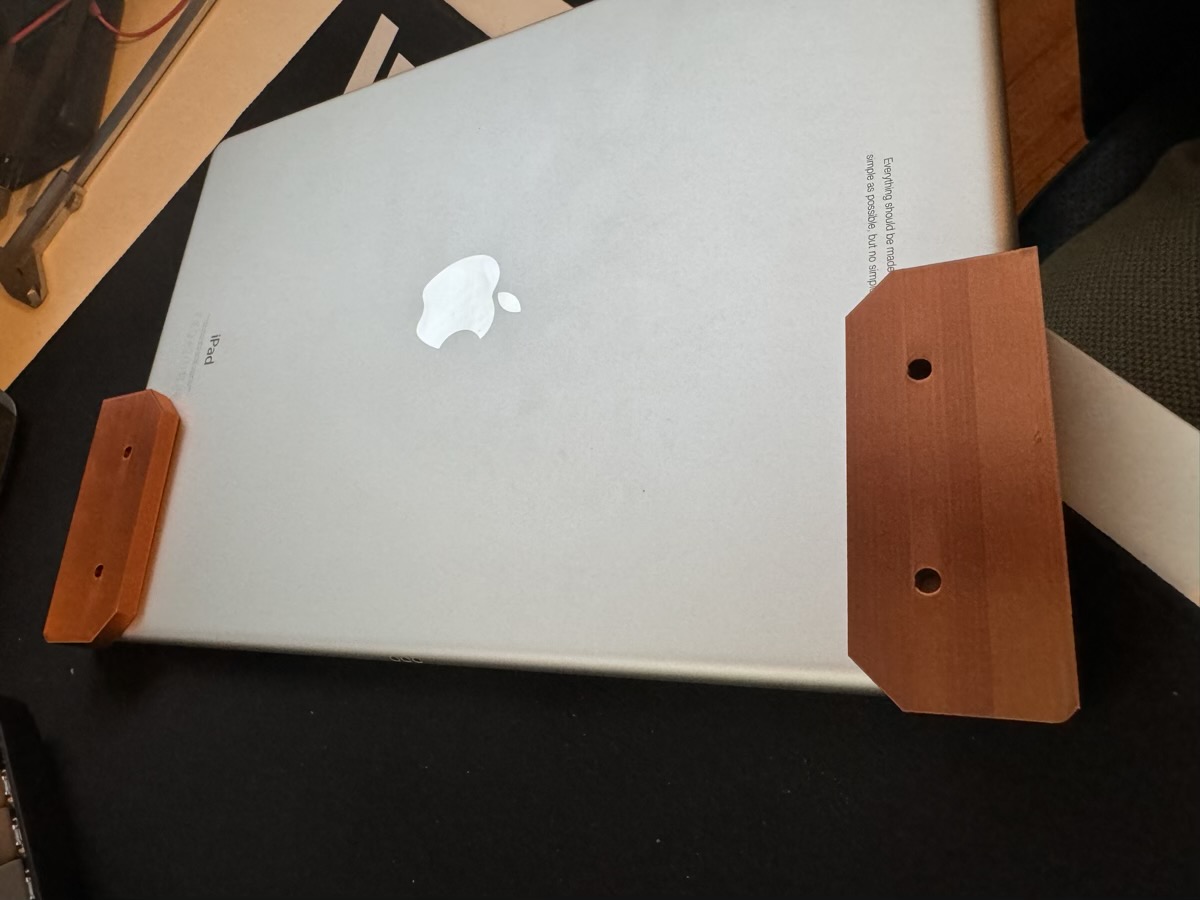 iPad pro 12.9" (1st, 2nd gen) wall mount