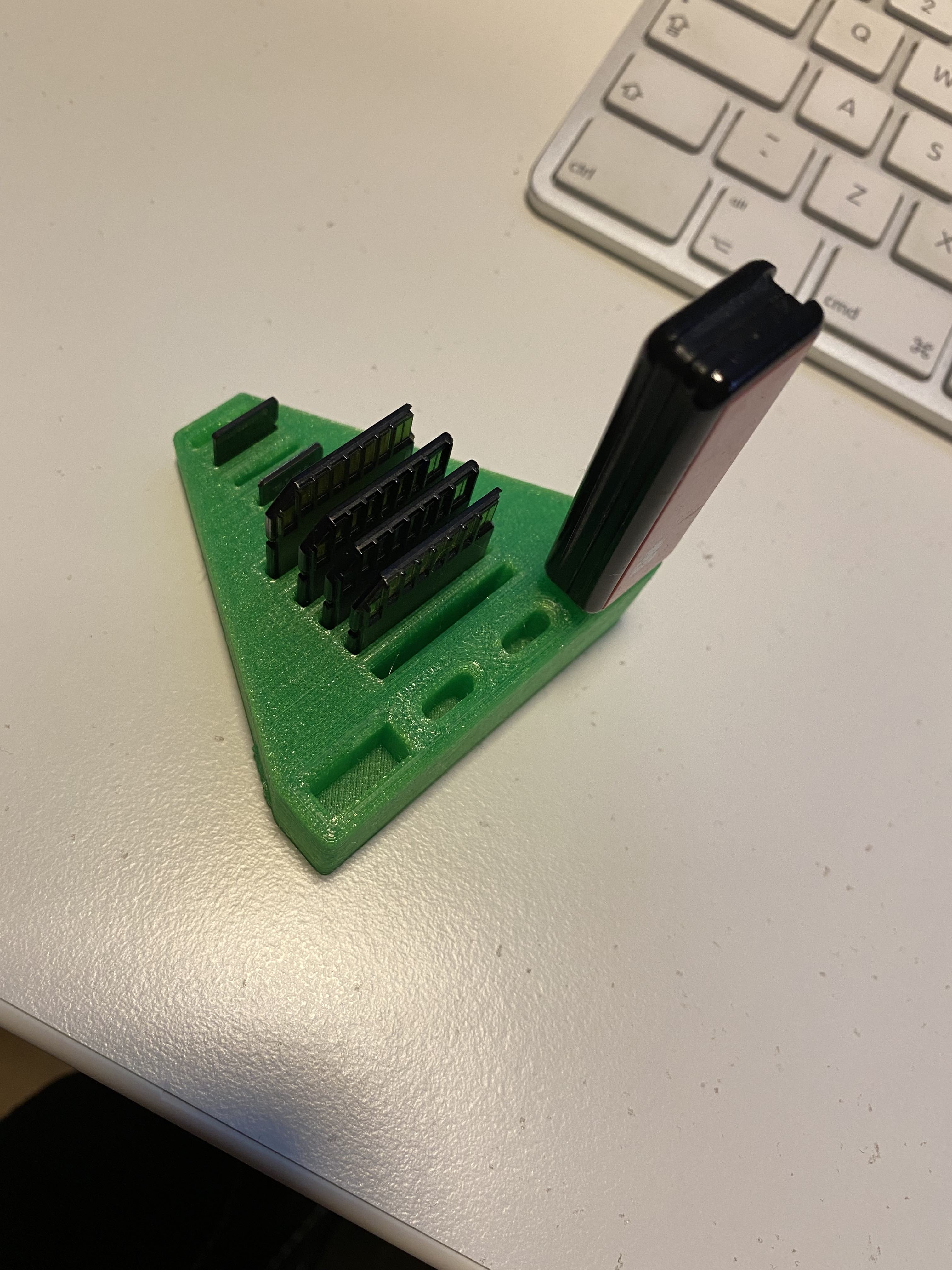 Miniatura 2 do modelo 3D Memory card holder SD,USB,USB-C