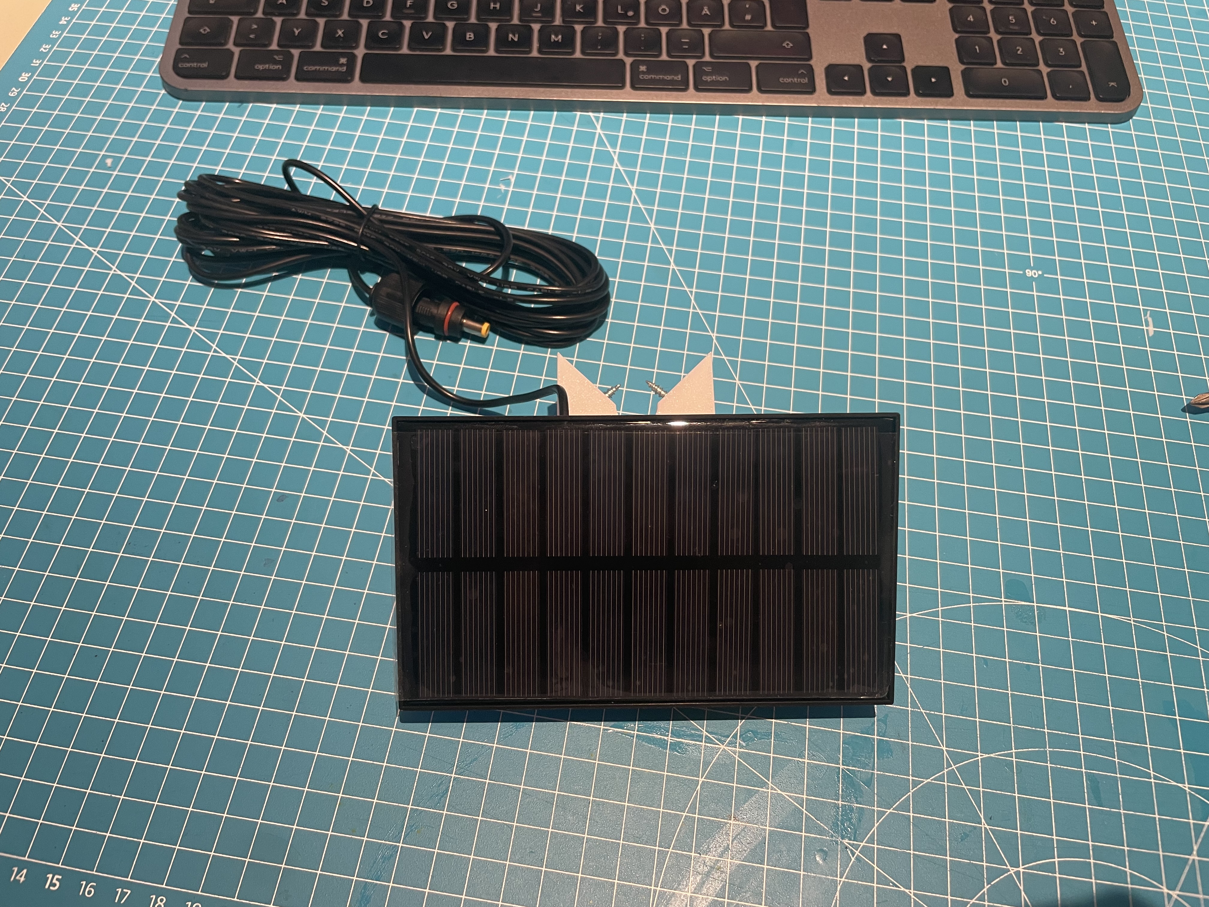 Solar Panel corner mount for cheap outdoor lamp with motion detection