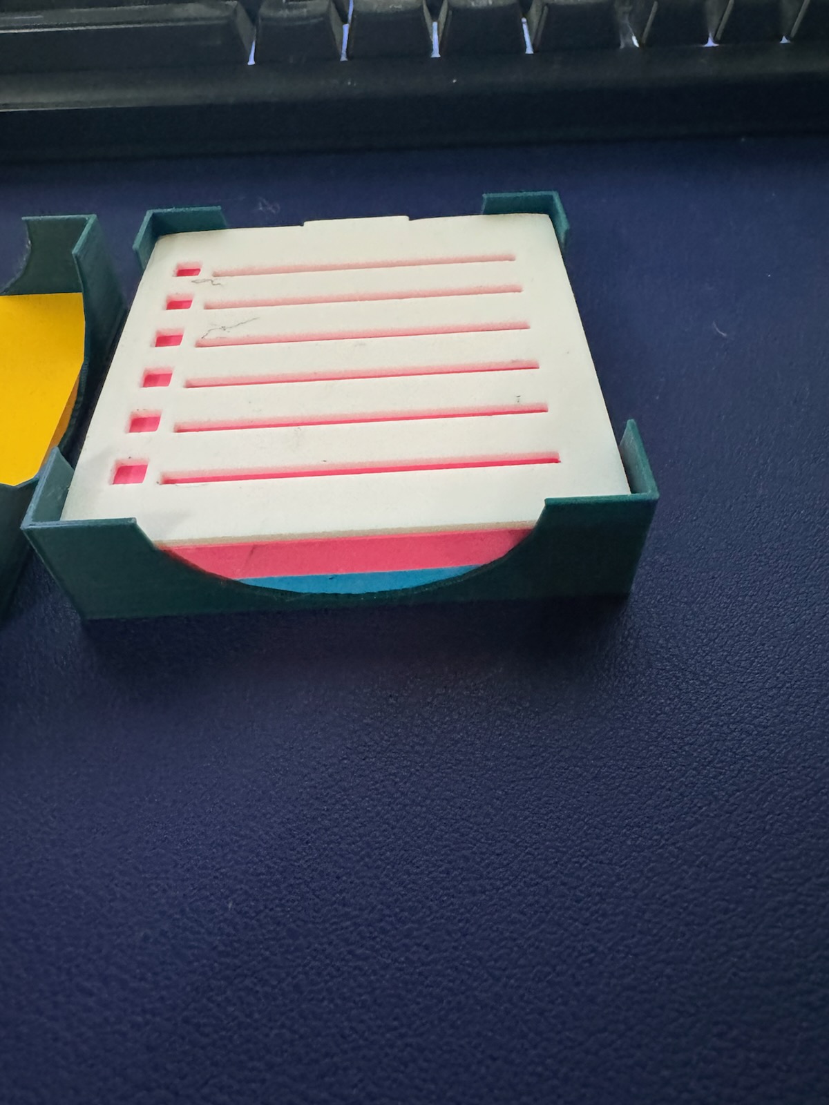 sticky note holder — thumbnail 2