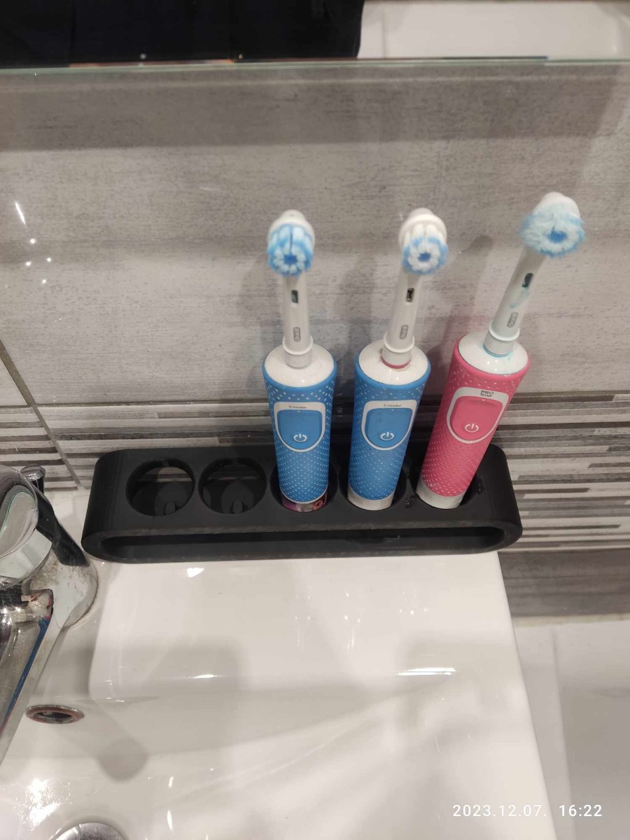 5x OralB Electric Toothbrush holder by Strange Person Download free
