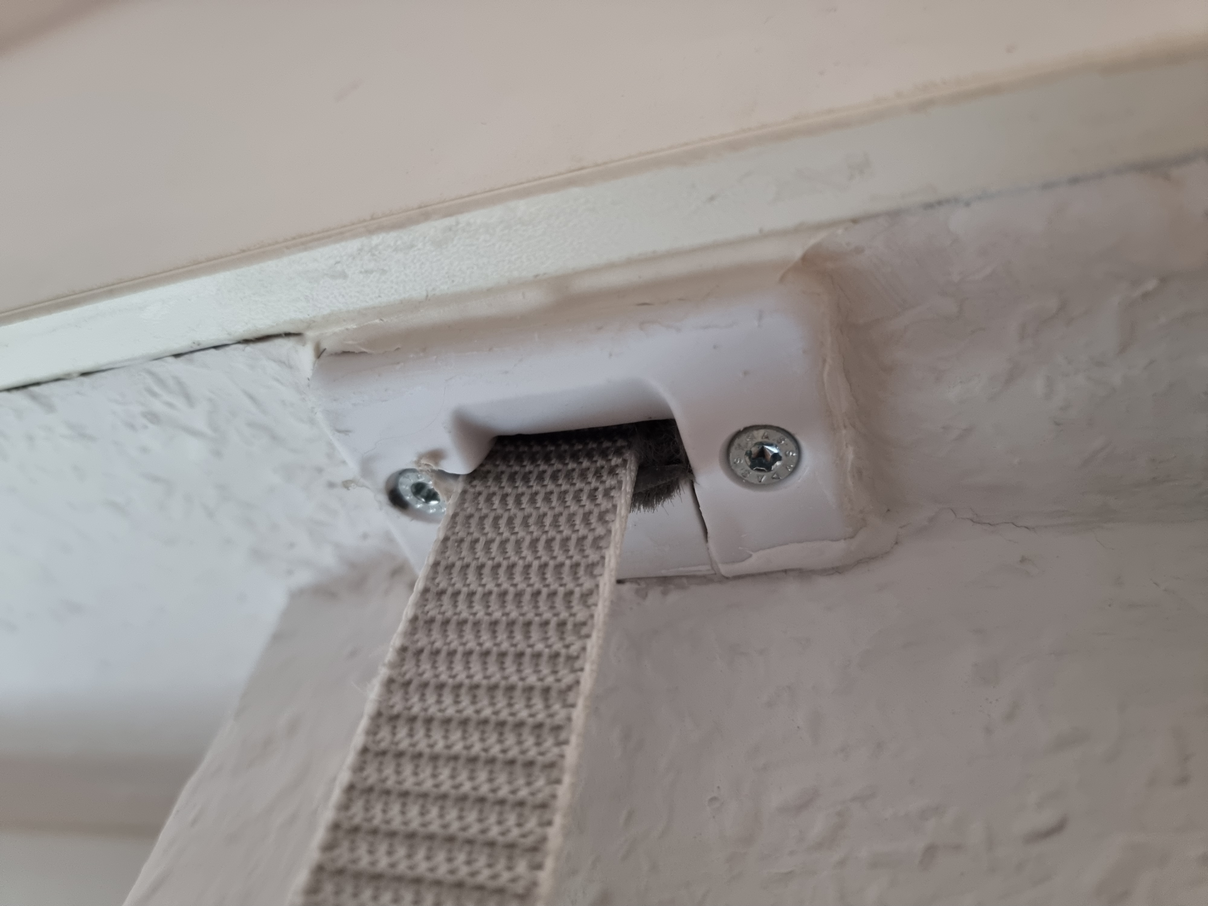 Roller shutter belt feed-through cover/Rolladen Gurtdurchführung Abdeckung