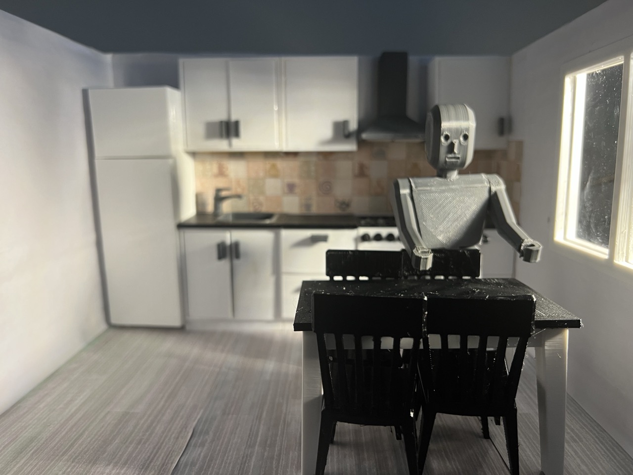 Anthropomorphic robot figure on magnets 1:12 scale