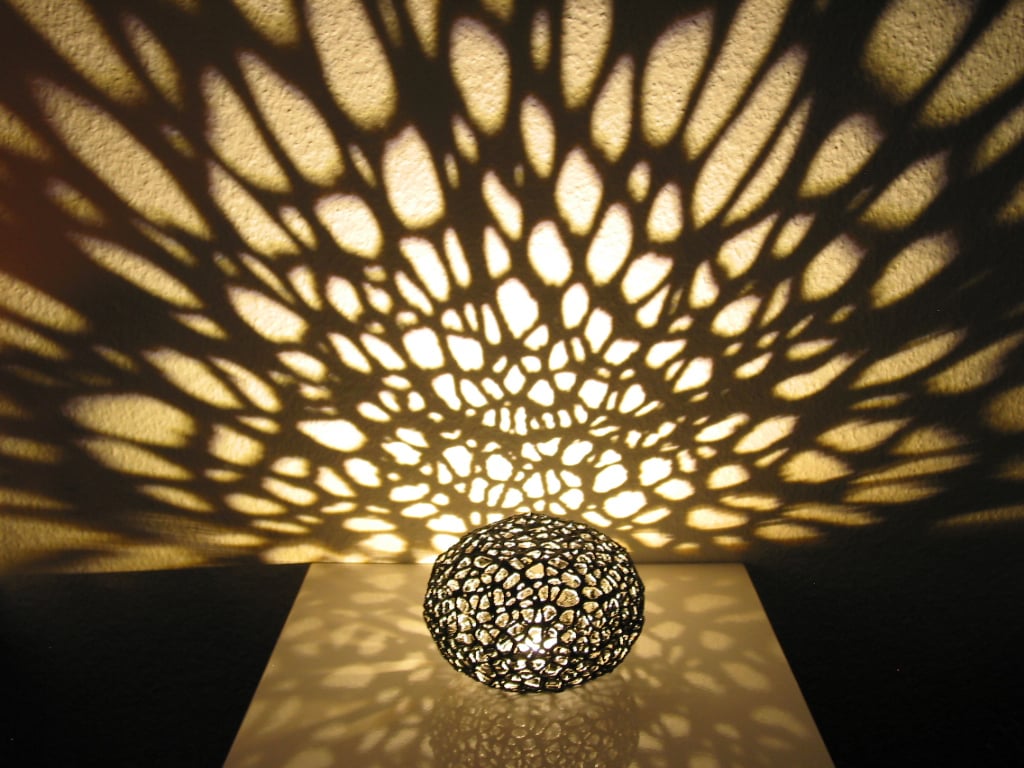 Voronoi Pearl Lamp