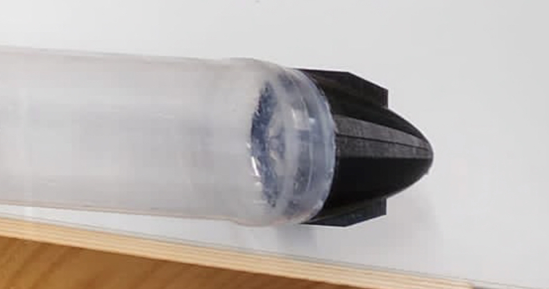 Wasserrakete-Spitze-Cola-Flasche-unten