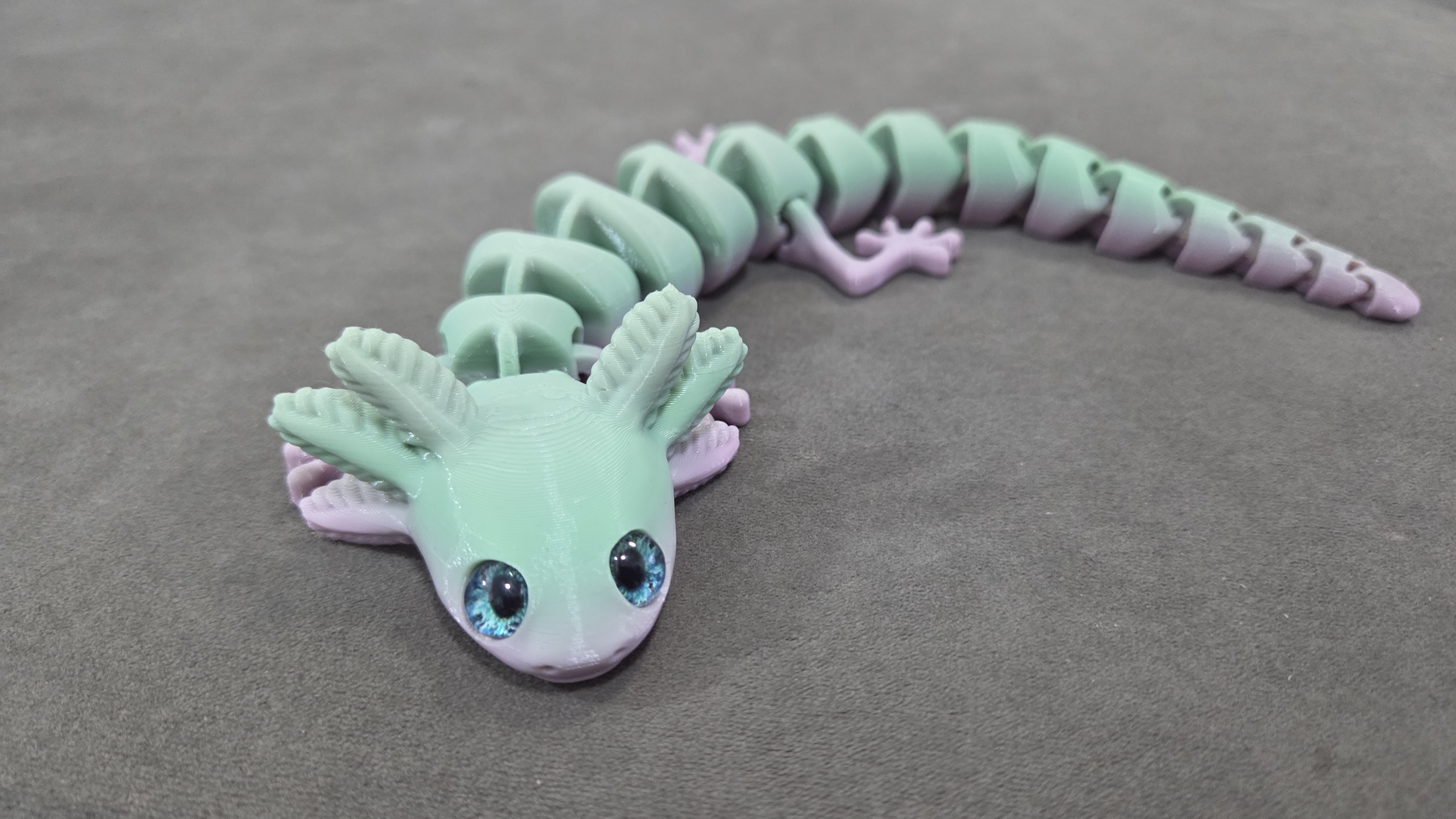 Big eyed Axolotl - 6mm + 8mm glass eye compatible — miniatura 6