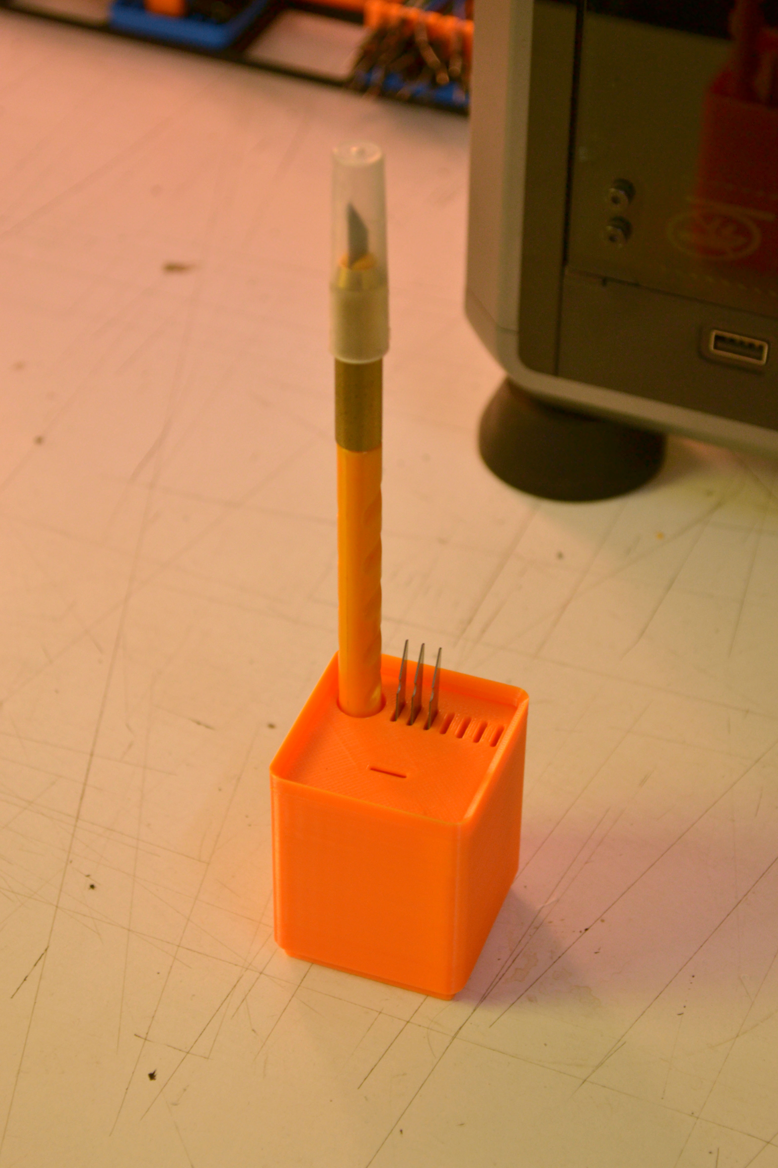 Gridfinity OLFA AK1 Art Knife Holder/7 Blades Holder/Blades Safety Bin