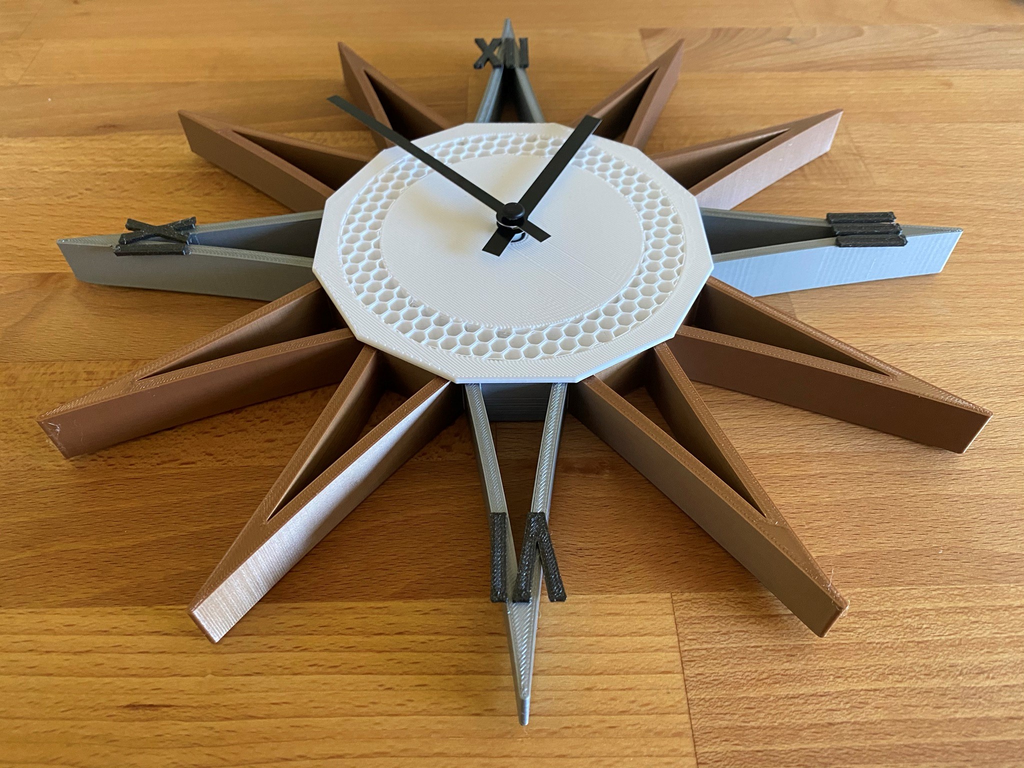 Miniatura 2 do modelo 3D Wall clock 3D print model