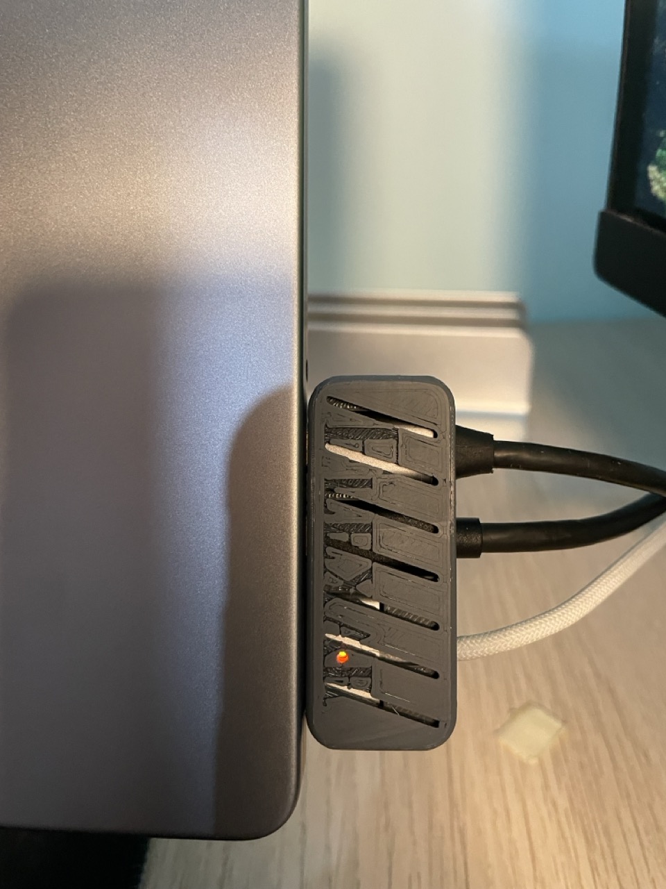 MacBook Pro MultiPort Unified Adapter
