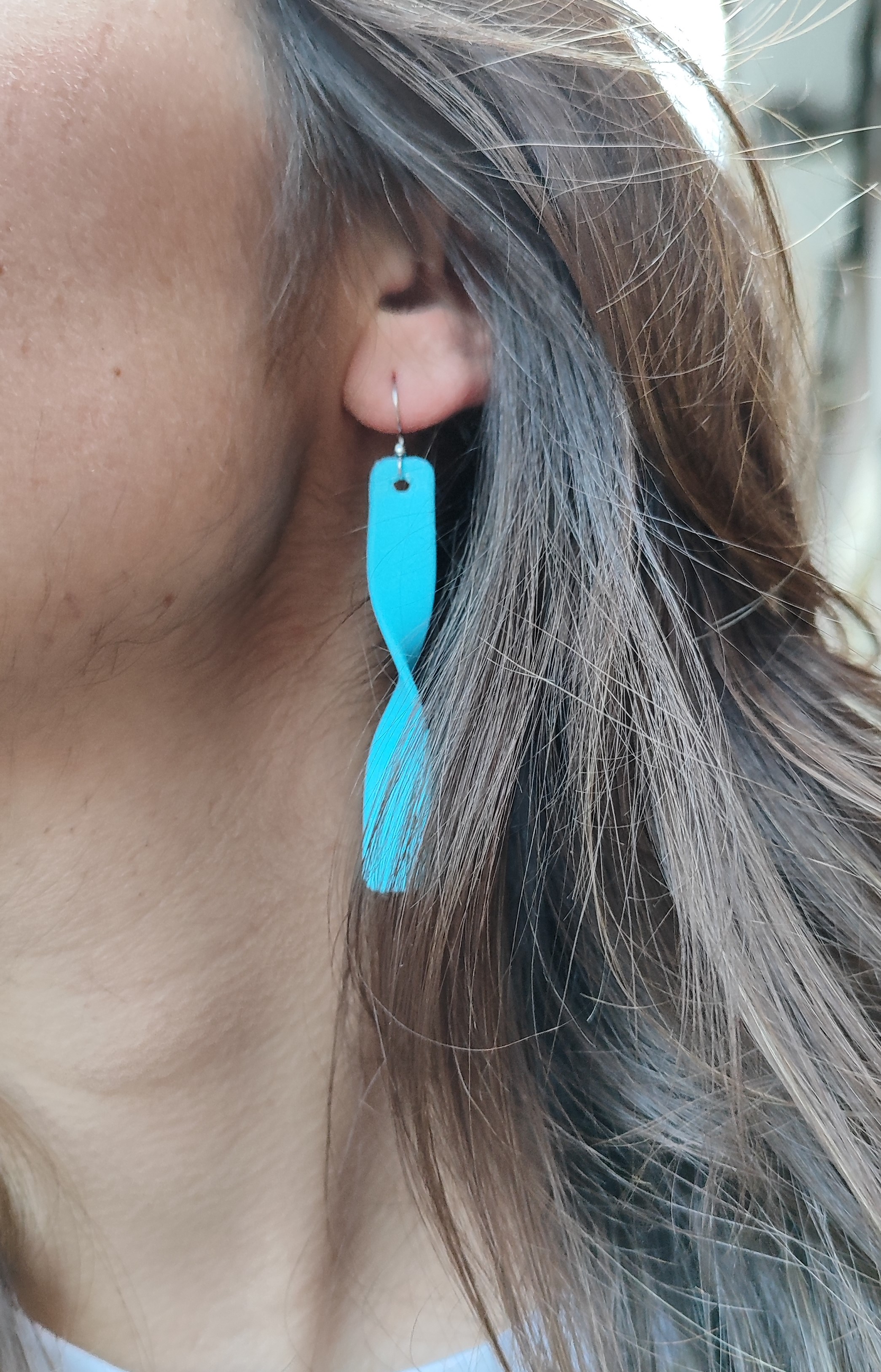 Earring/necklace helix