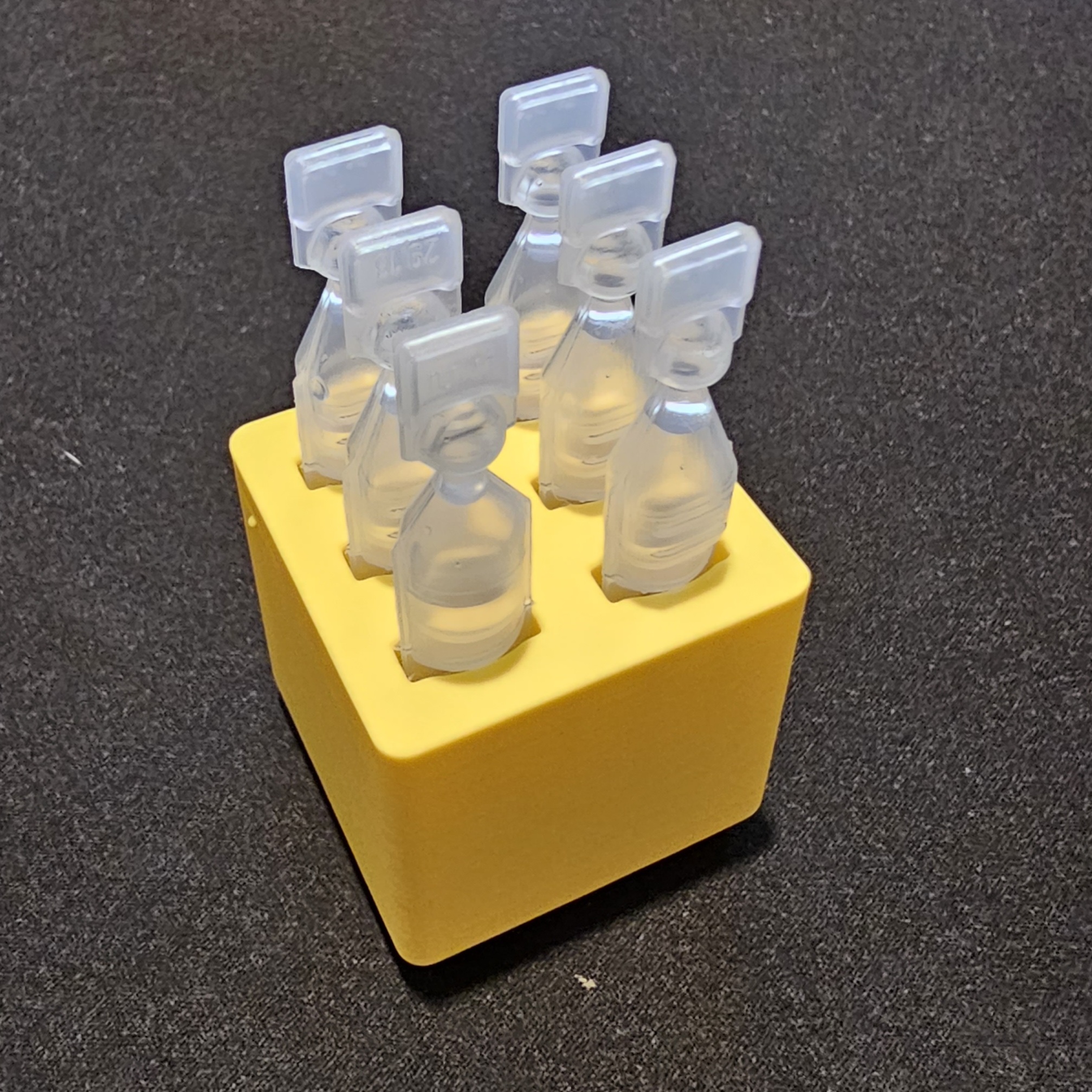 Gridfinity holder for single use eye drops by squintsandprints