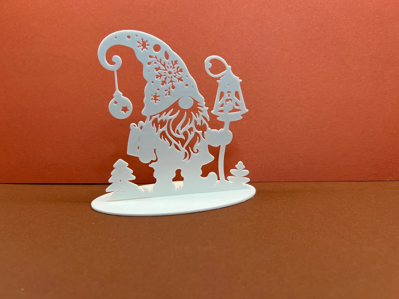 Schneekugel Weihnachtsgnom Mit Laterne - 6,5x6,5x9 Cm Deko