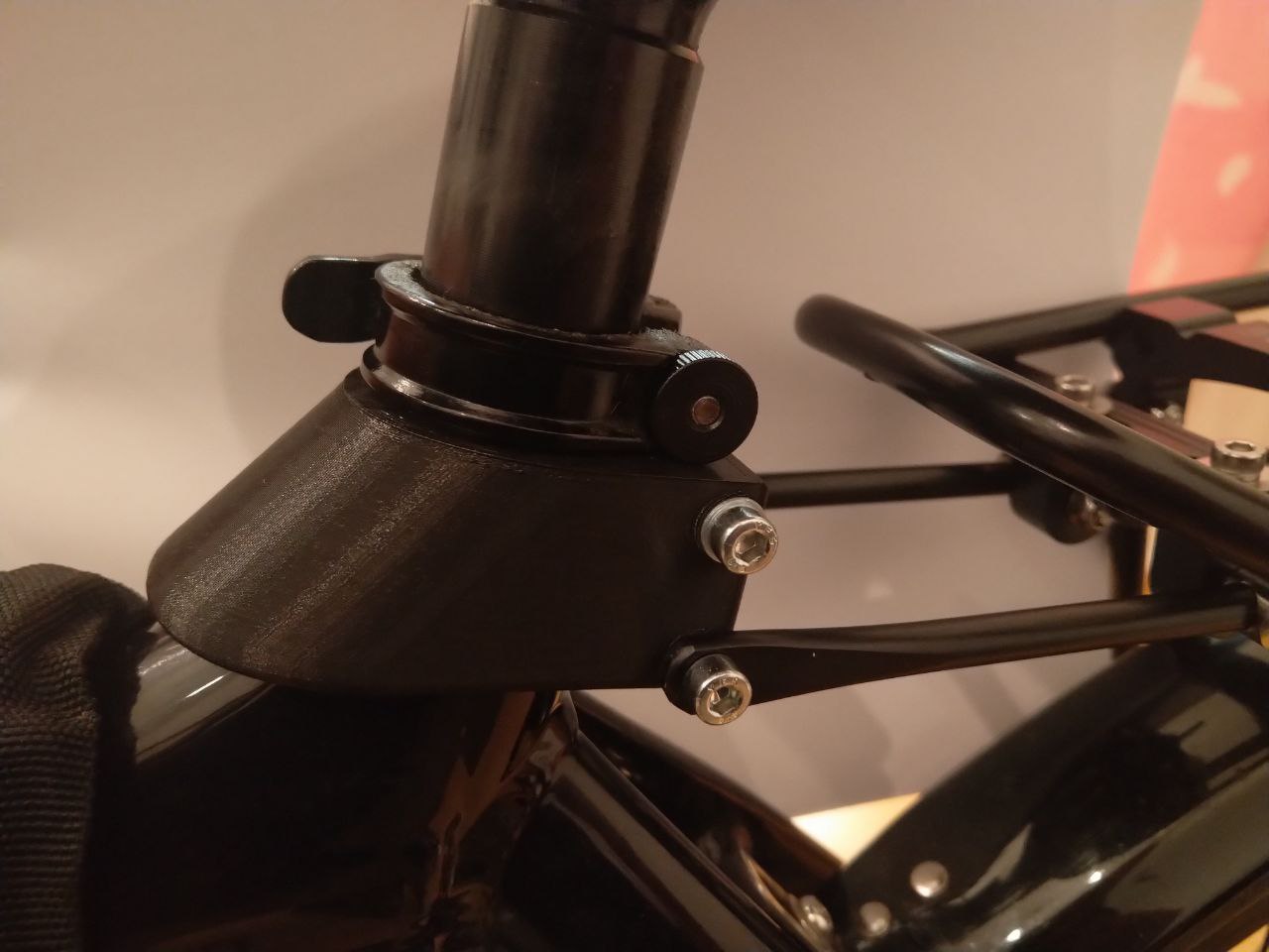 Rear bike rack mounting adapter for "Bullitt cargo bike"