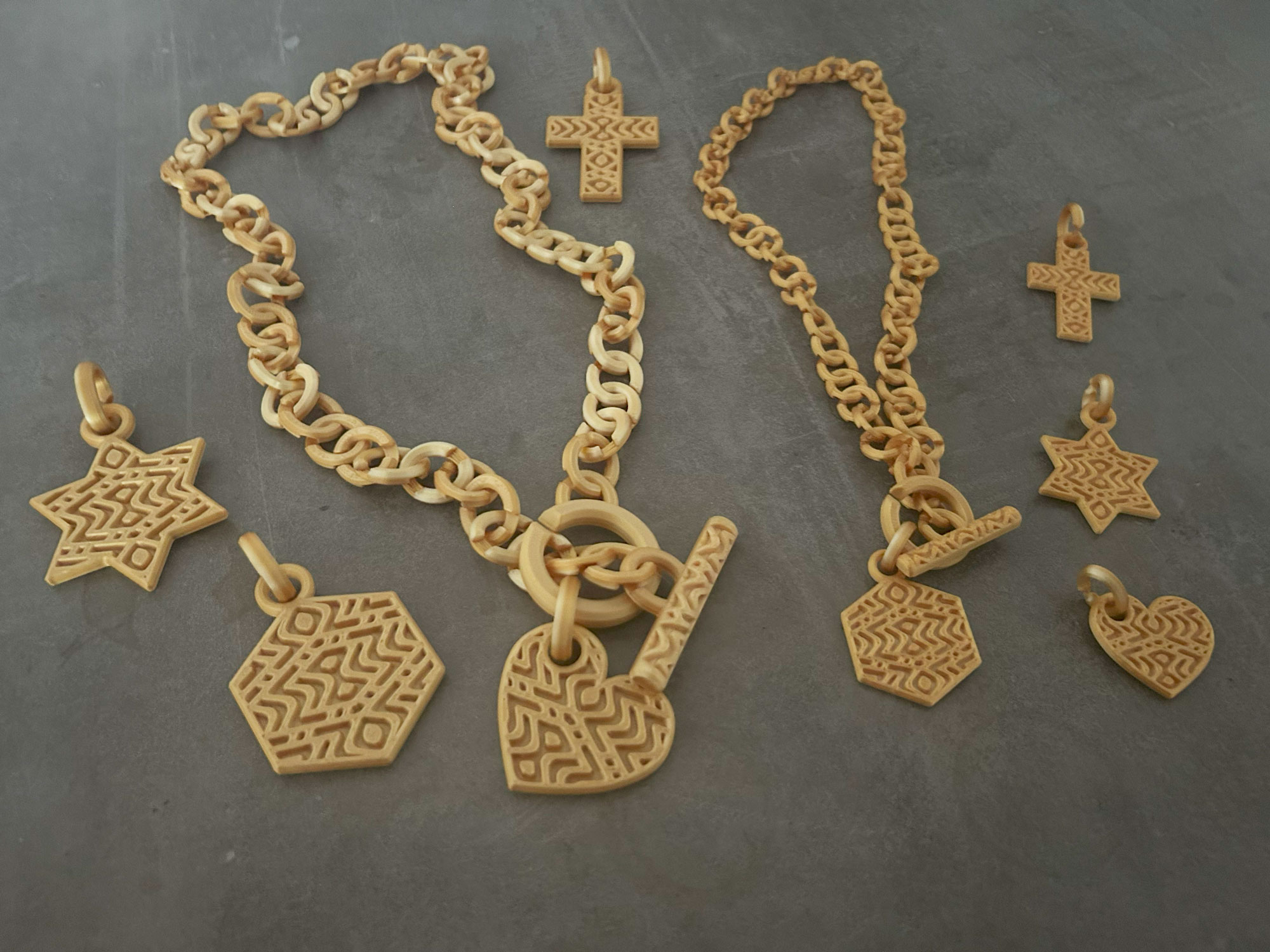 Toggle Necklace <Print in Place> with Interchangeable Charms