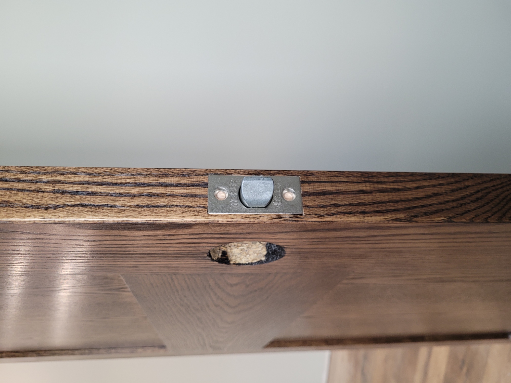 Self Centering Door Knob Latch Plate Router Jig by Michael McTavish