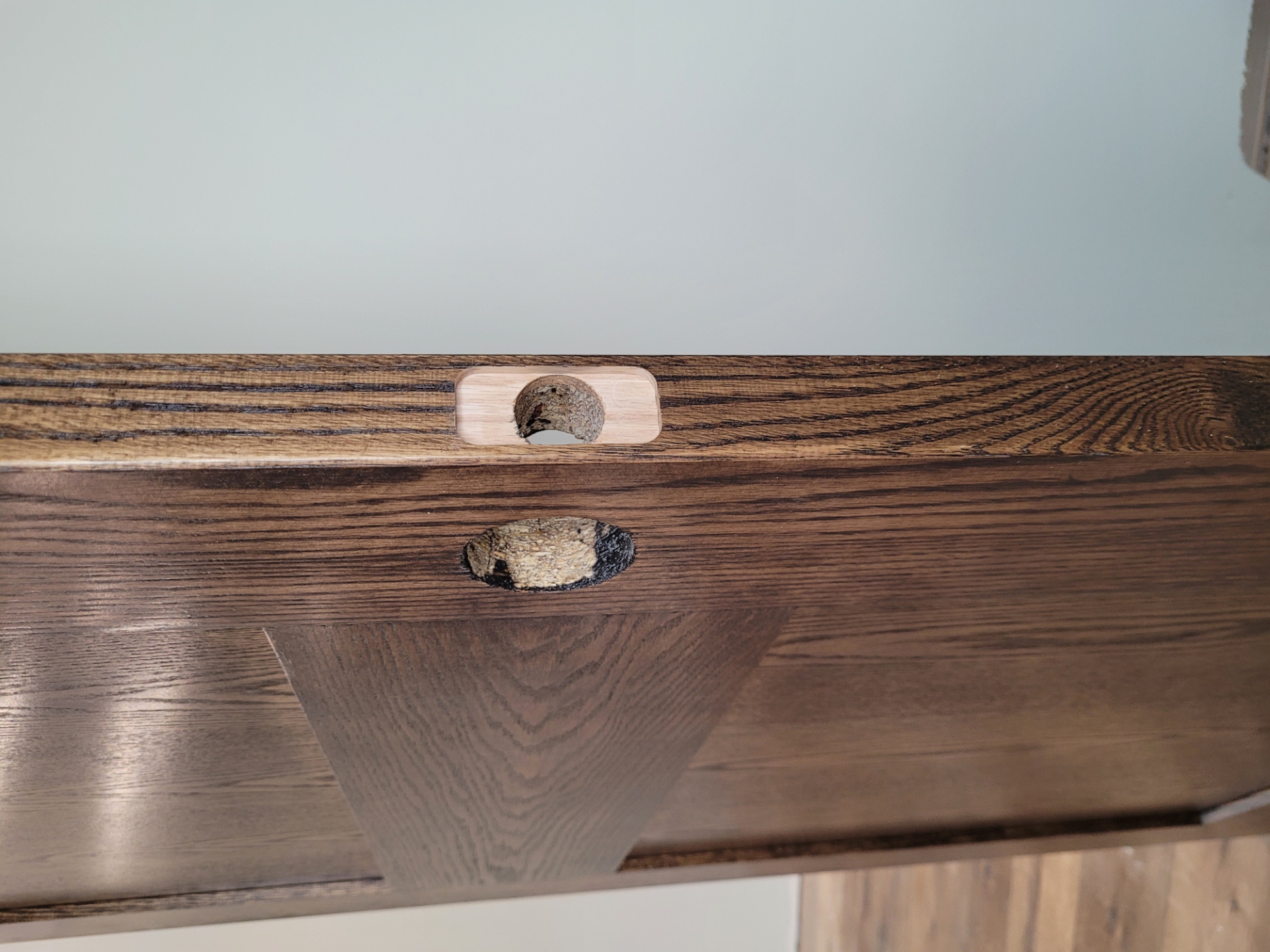 Self Centering Door Knob Latch Plate Router Jig by Michael McTavish