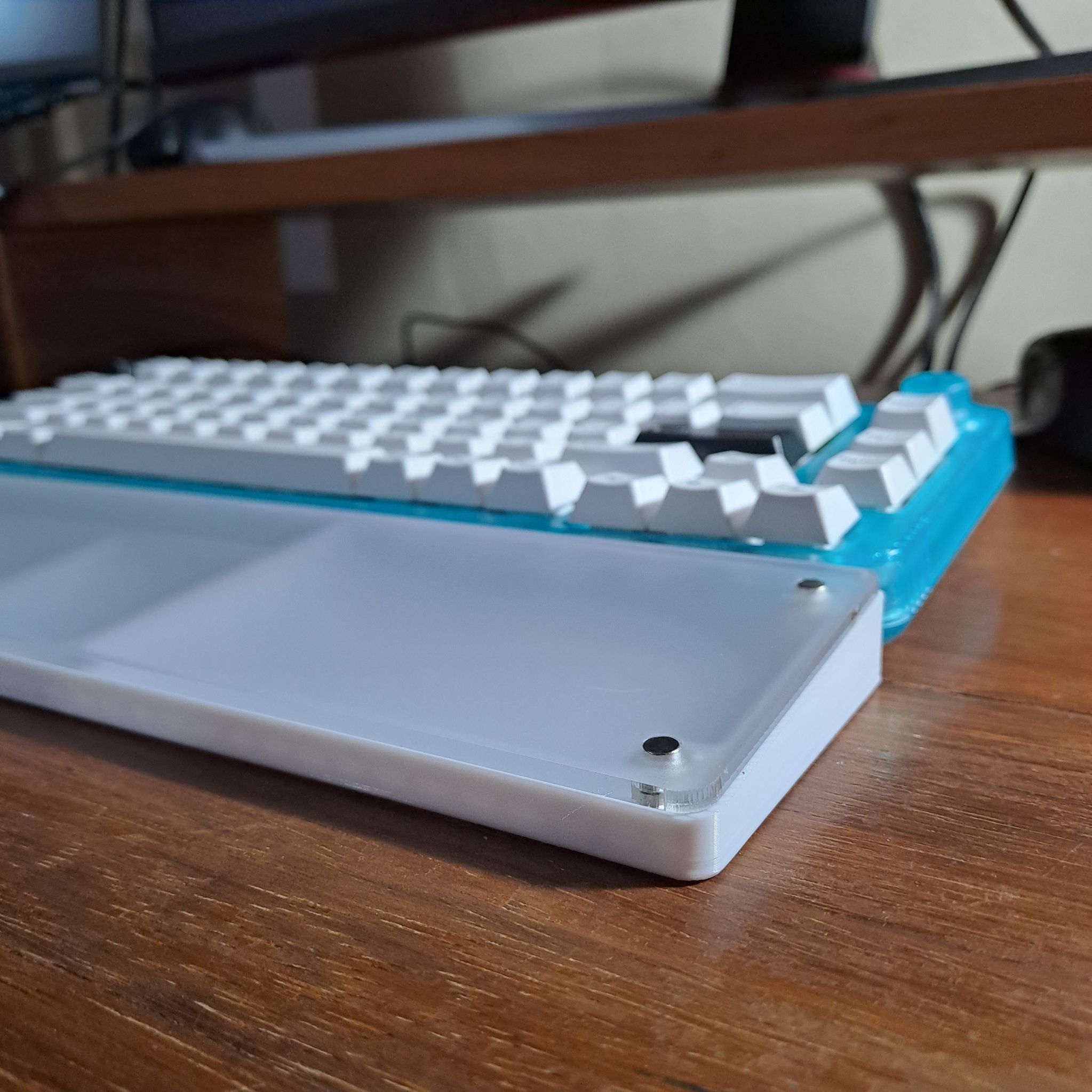 [Parametric] Keyboard Wrist Rest and Storage by theonaldovncts