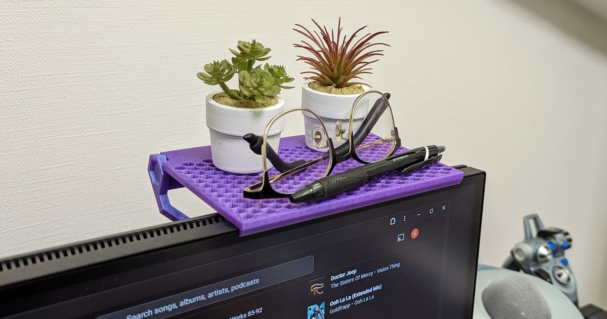 adjustable-monitor-shelf-fits-any-display-curved-back-thin-bezel