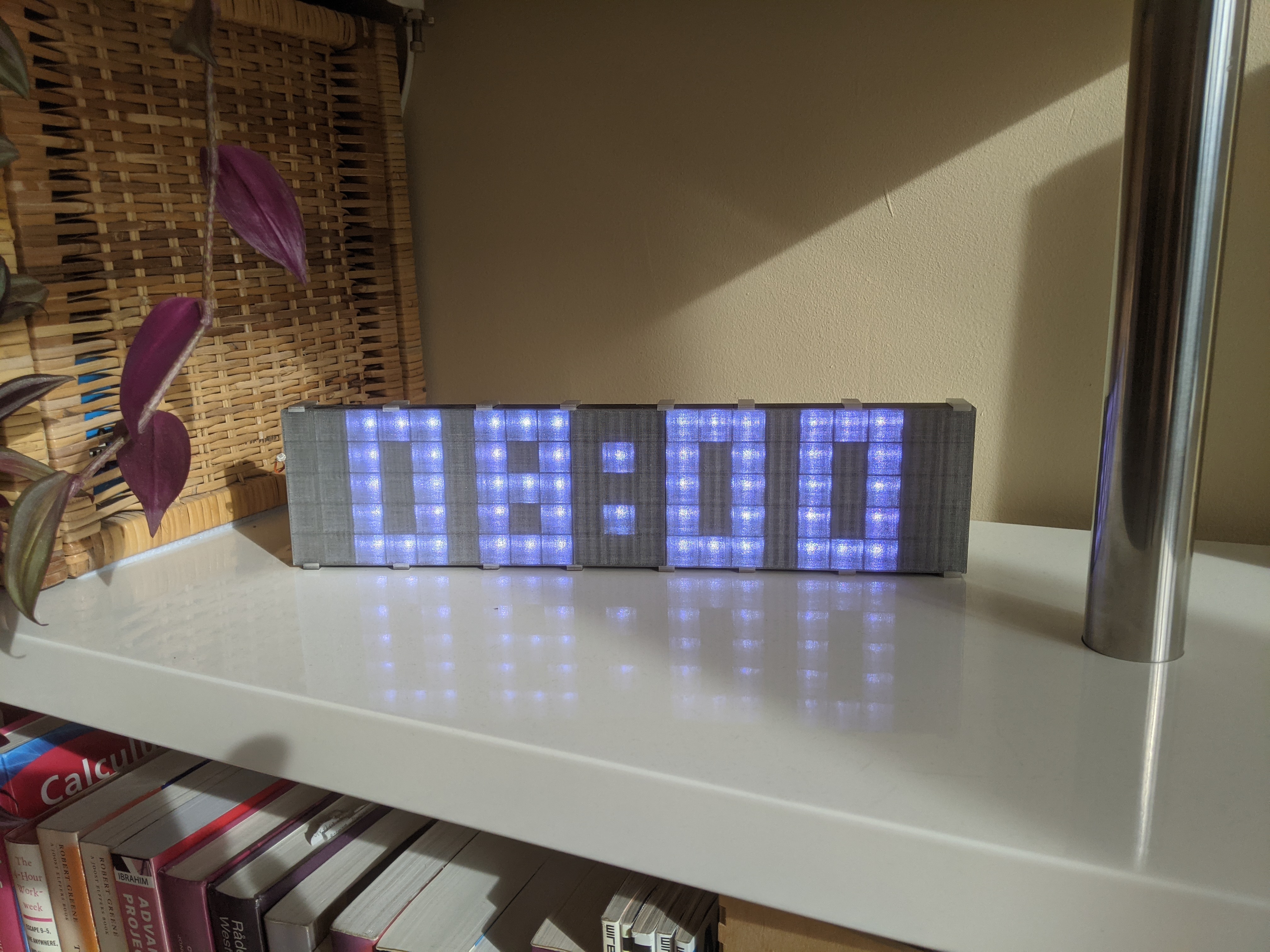 Miniatura 10 do modelo 3D Shelf Led Clock (with Snake)