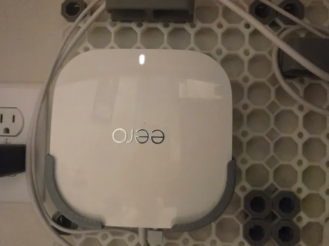 Holder for Eero 6E on Multiboard (Multibuild) Grid