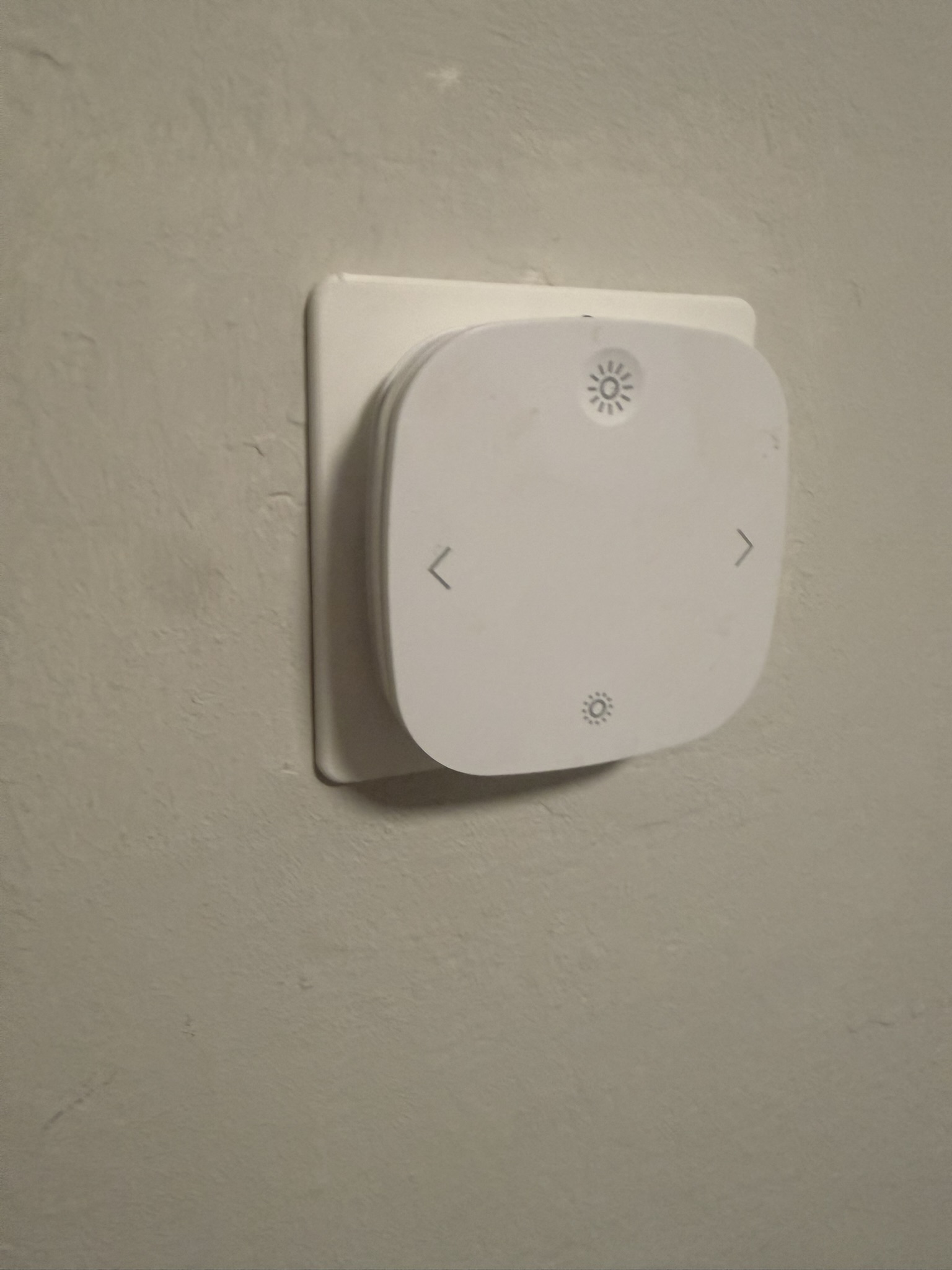 Styrbar wallmount