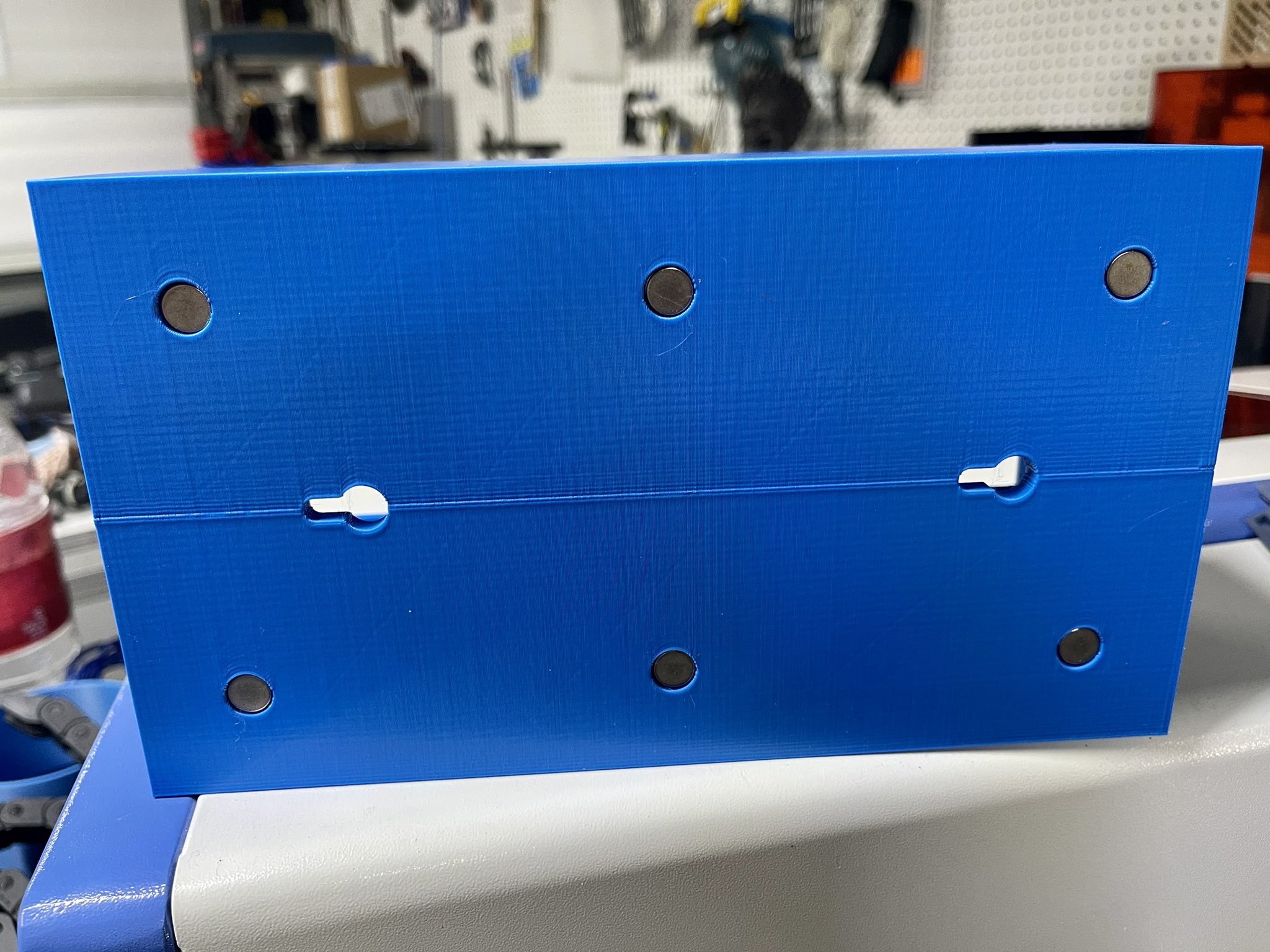 Nitrile Glove Box Holder by crussty Download free STL model