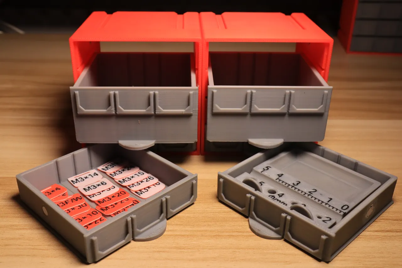Zero support magnetic self-locking storage box 0支撑磁吸自锁收纳盒 