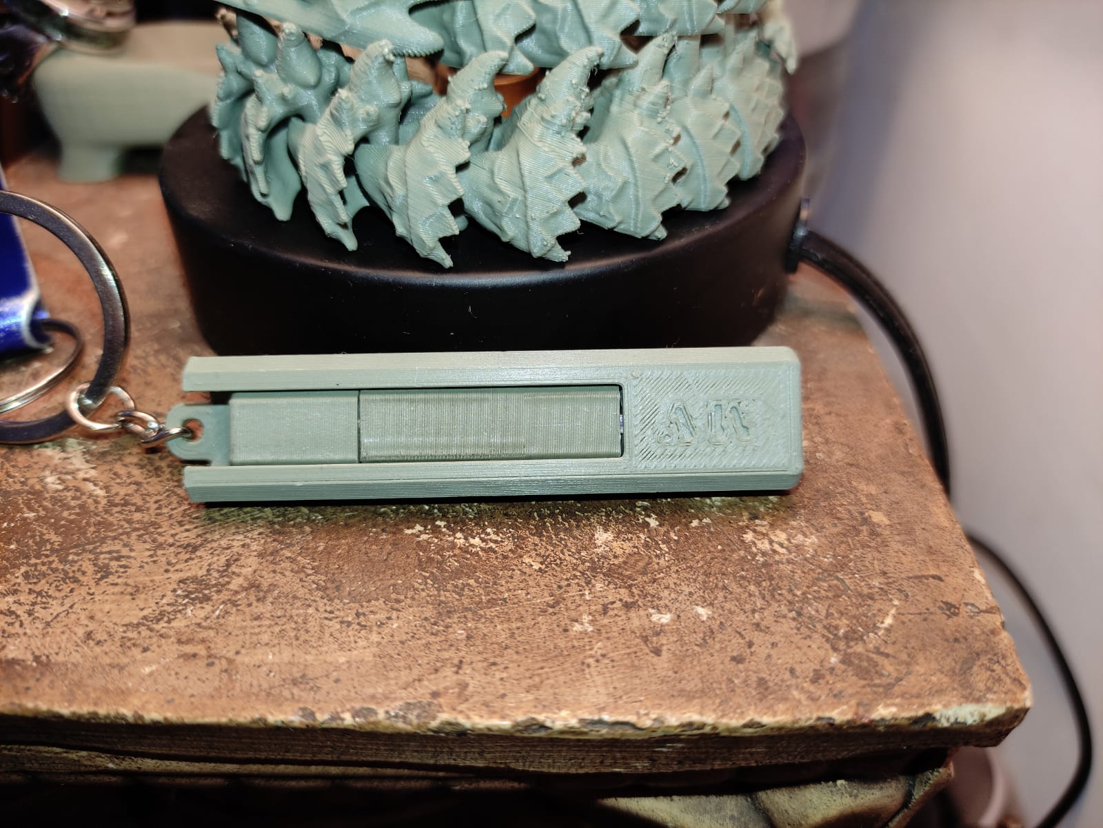 Mini-screwdriver keychain