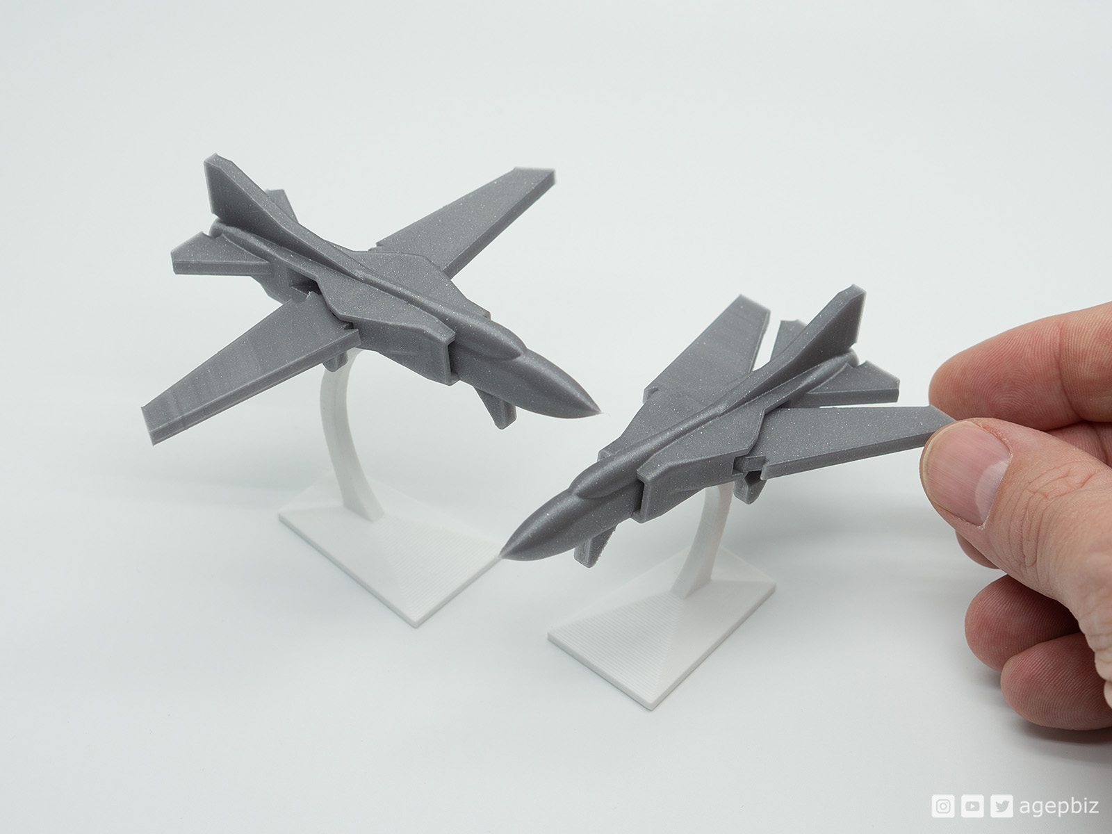 Print-in-place and articulated MiG23 Jet Fighter with Stand