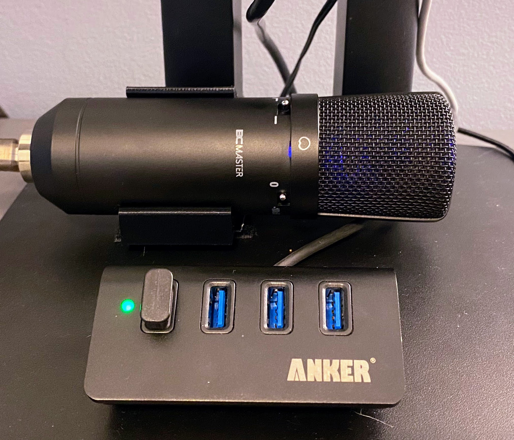 BCMaster 1610 Microphone Horizontal Stand by Thomas Lampertius