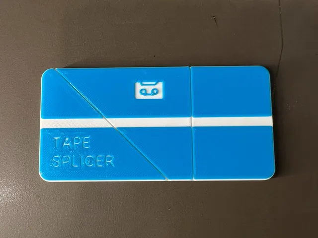 Tape splicer with decorations
