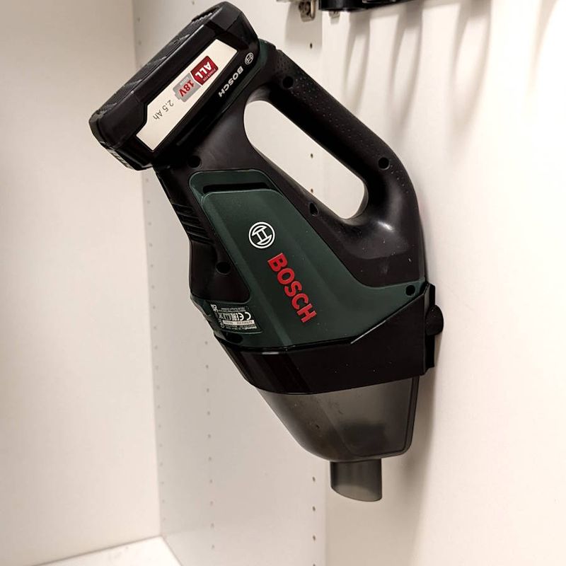 BOSCH UniversalVac 18 本体 Discover the new Bosch UniversalVac 18 - YouTube