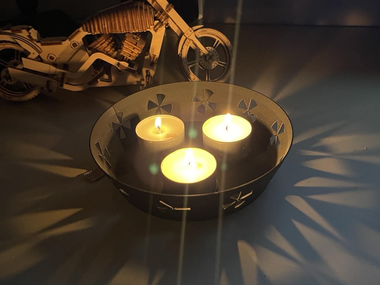 Tea light holder (for 3 candles)