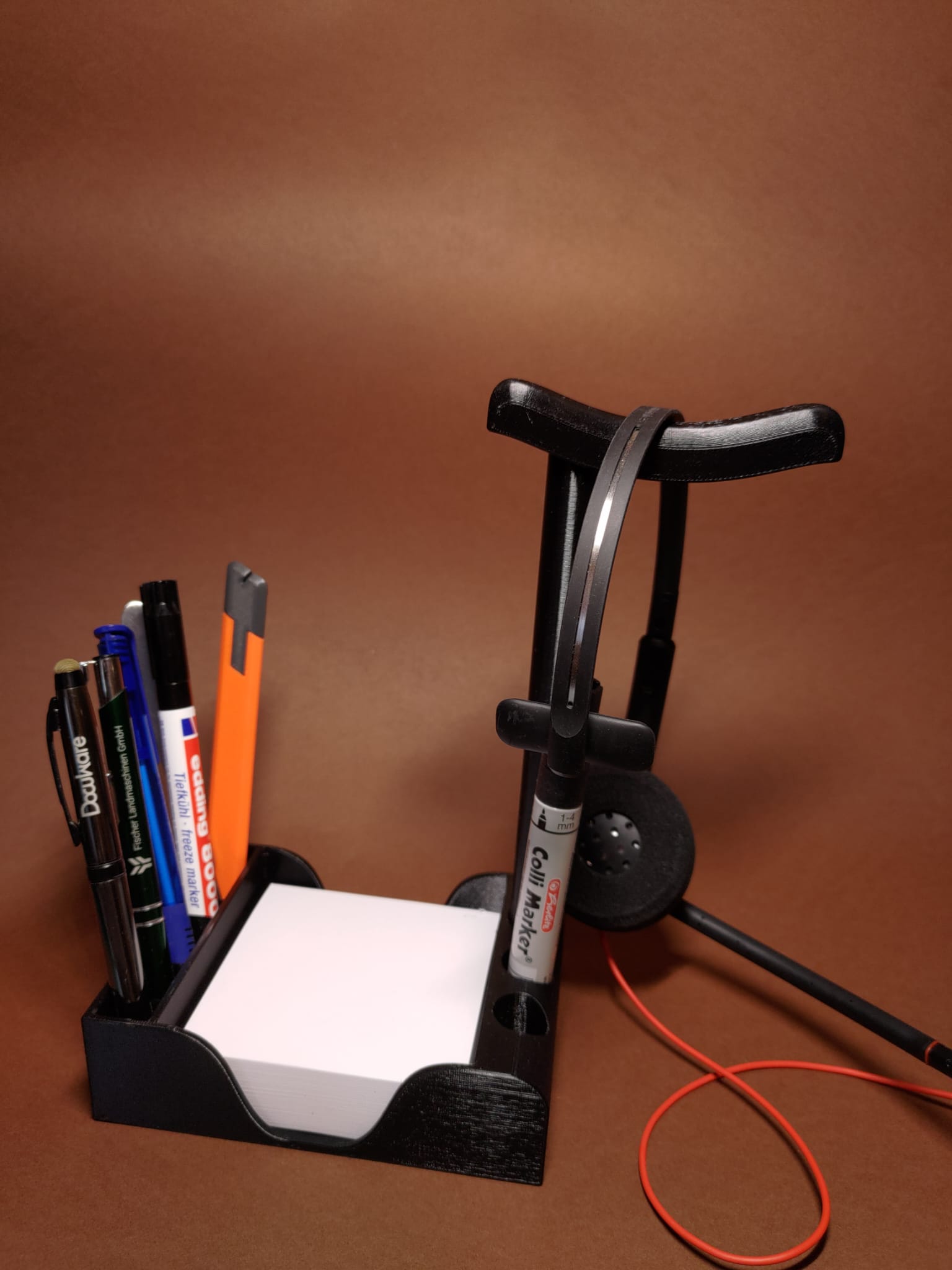 Miniatura 8 do modelo 3D adjustable Office Organizer