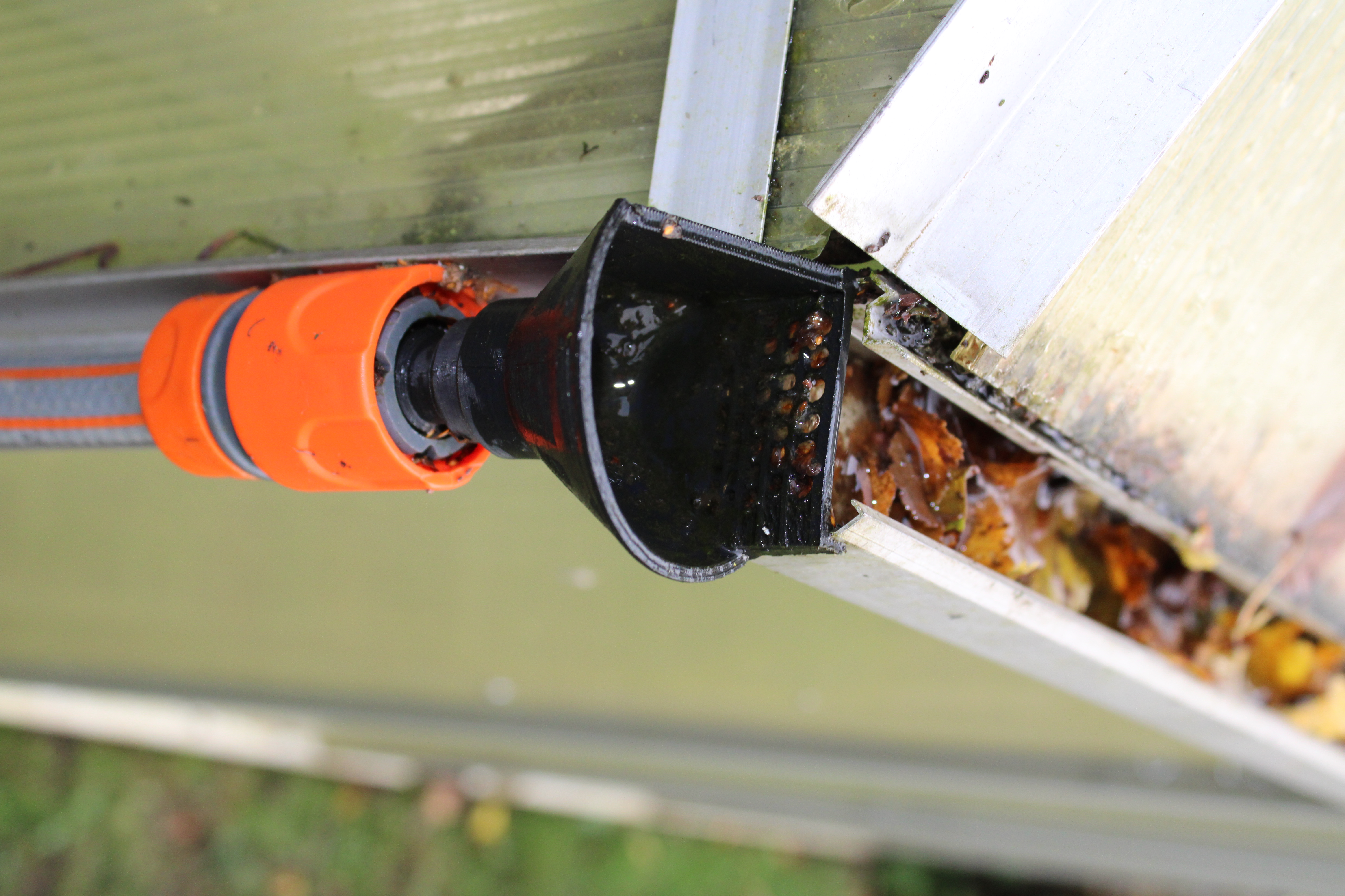 Gardena adapter for greenhouse gutter / Gewächshaus Regenrinne