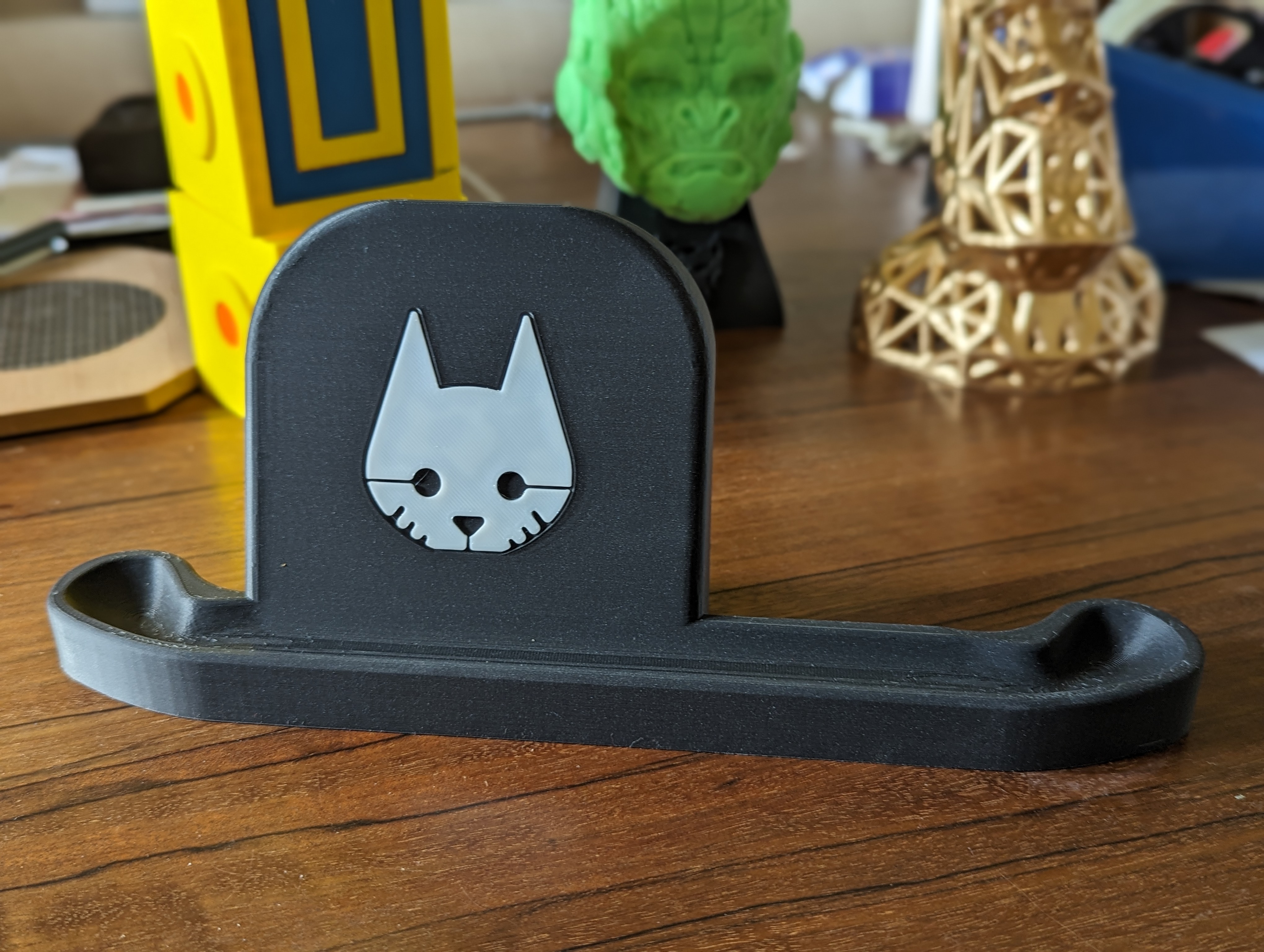 Steam Deck Dock/Display Stand - Stray Edition 3D model thumbnail