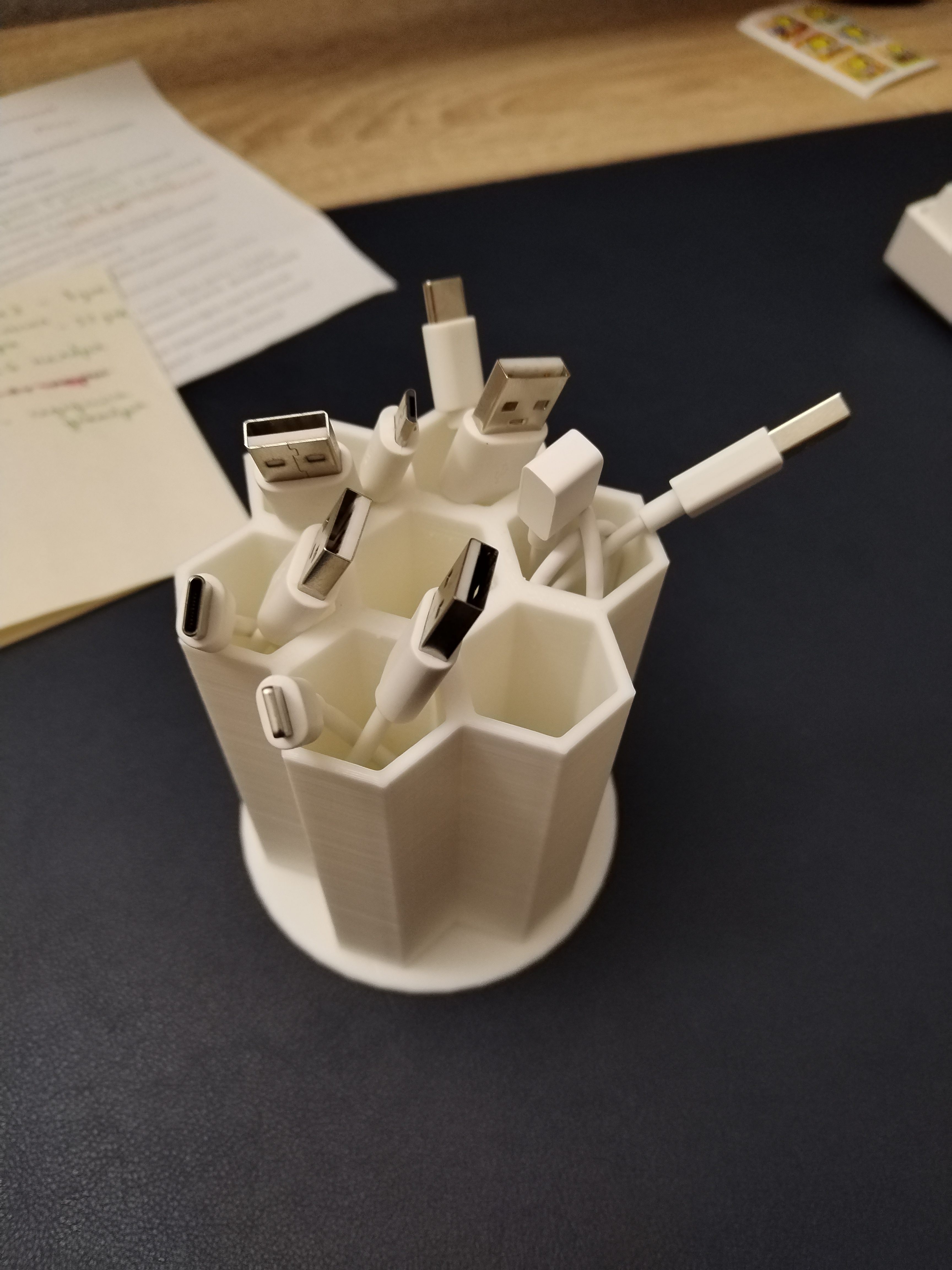 Honeycomb organizer