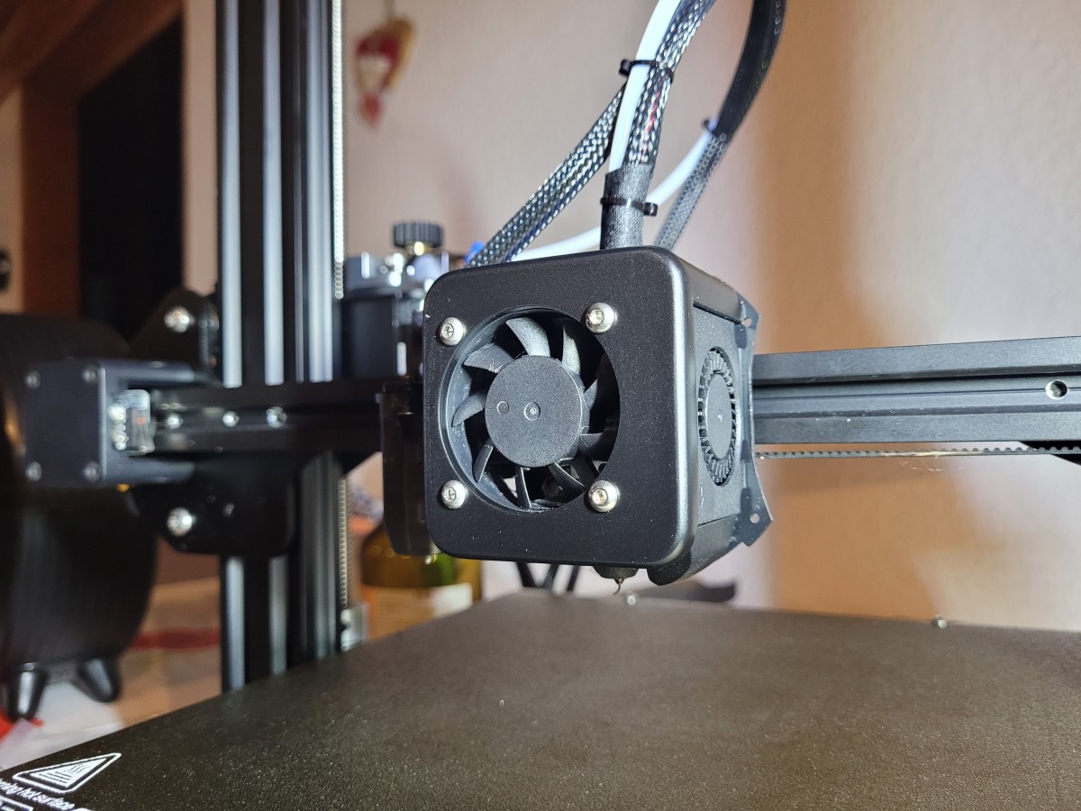 Hotend-Cover Creality Ender 3 v2 by floR | Download free STL model ...