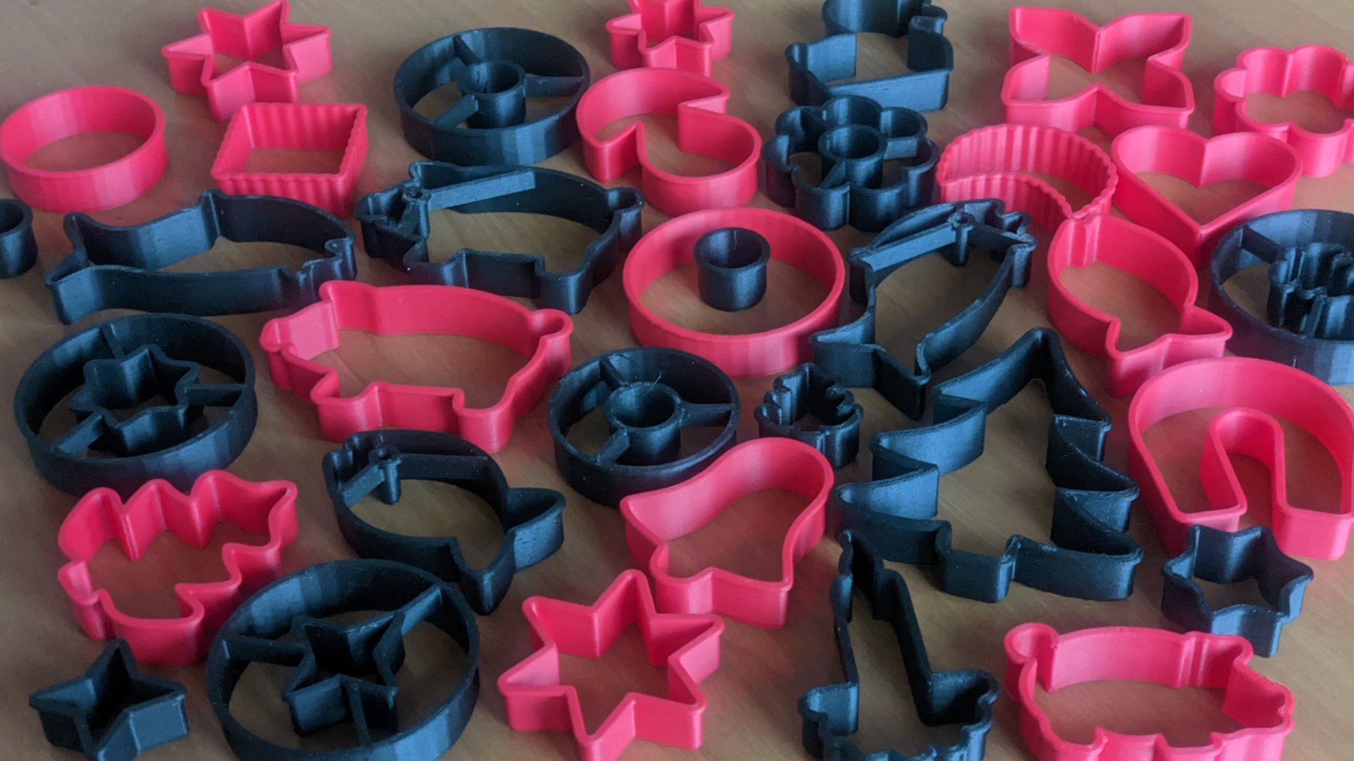Christmas cookie cutters [OpenSCAD] by oto Download free STL model