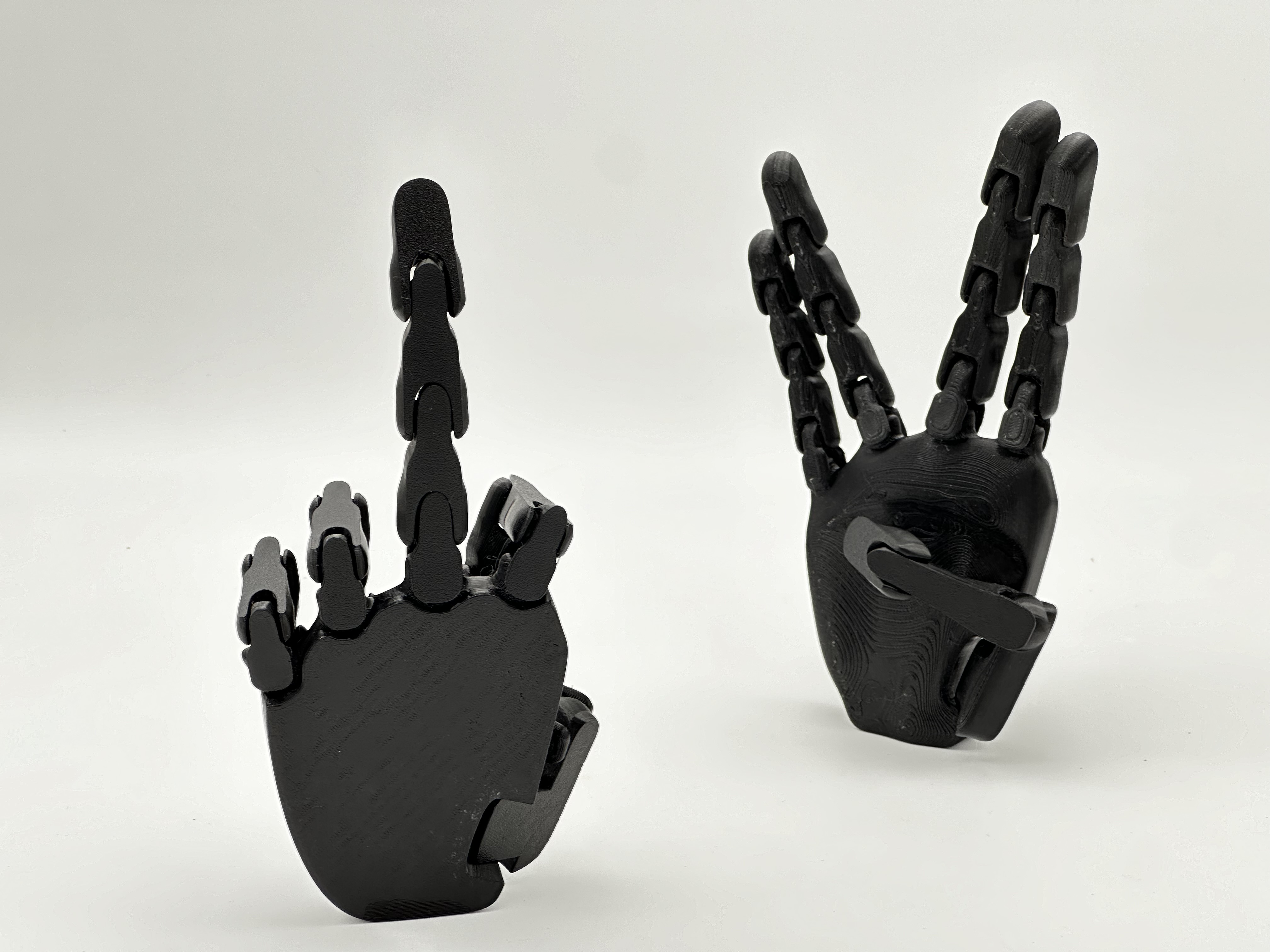 poseable-articulated-hand-model-by-michael-wycoff-download-free-stl